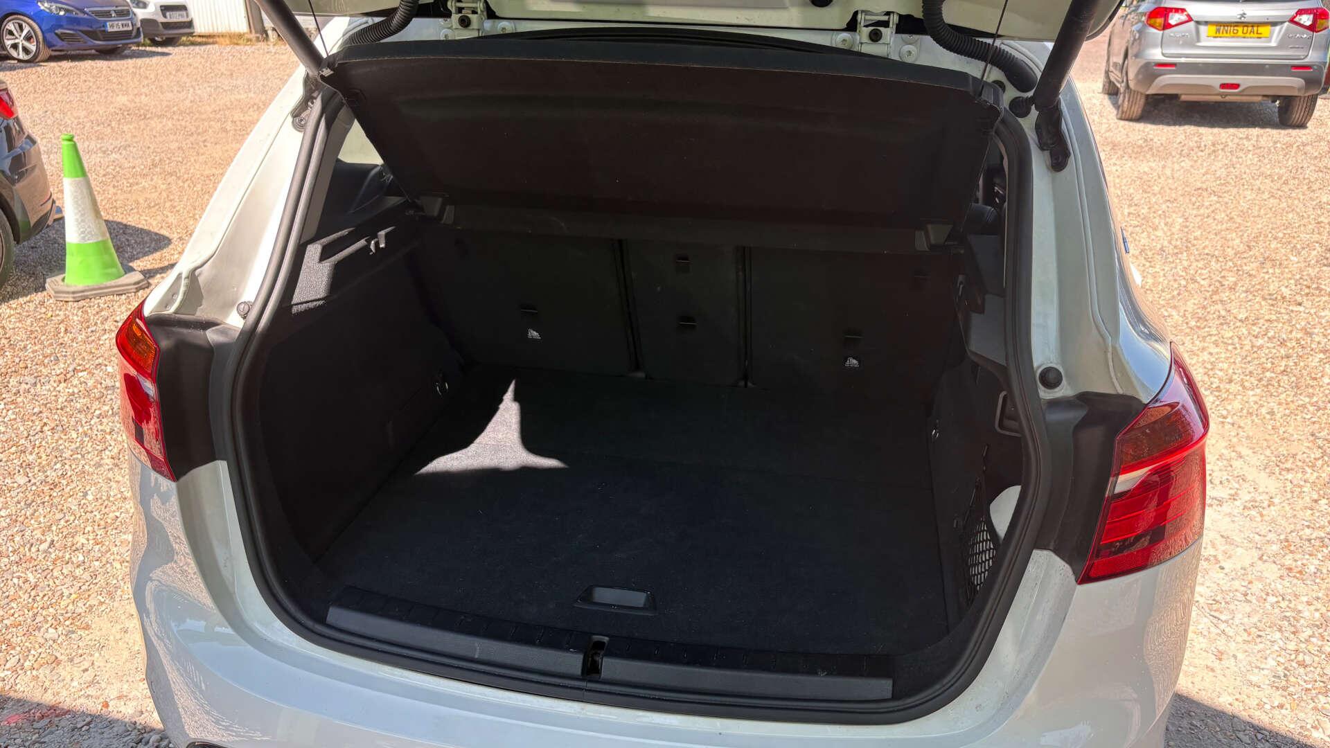 BMW 2 Series view 53