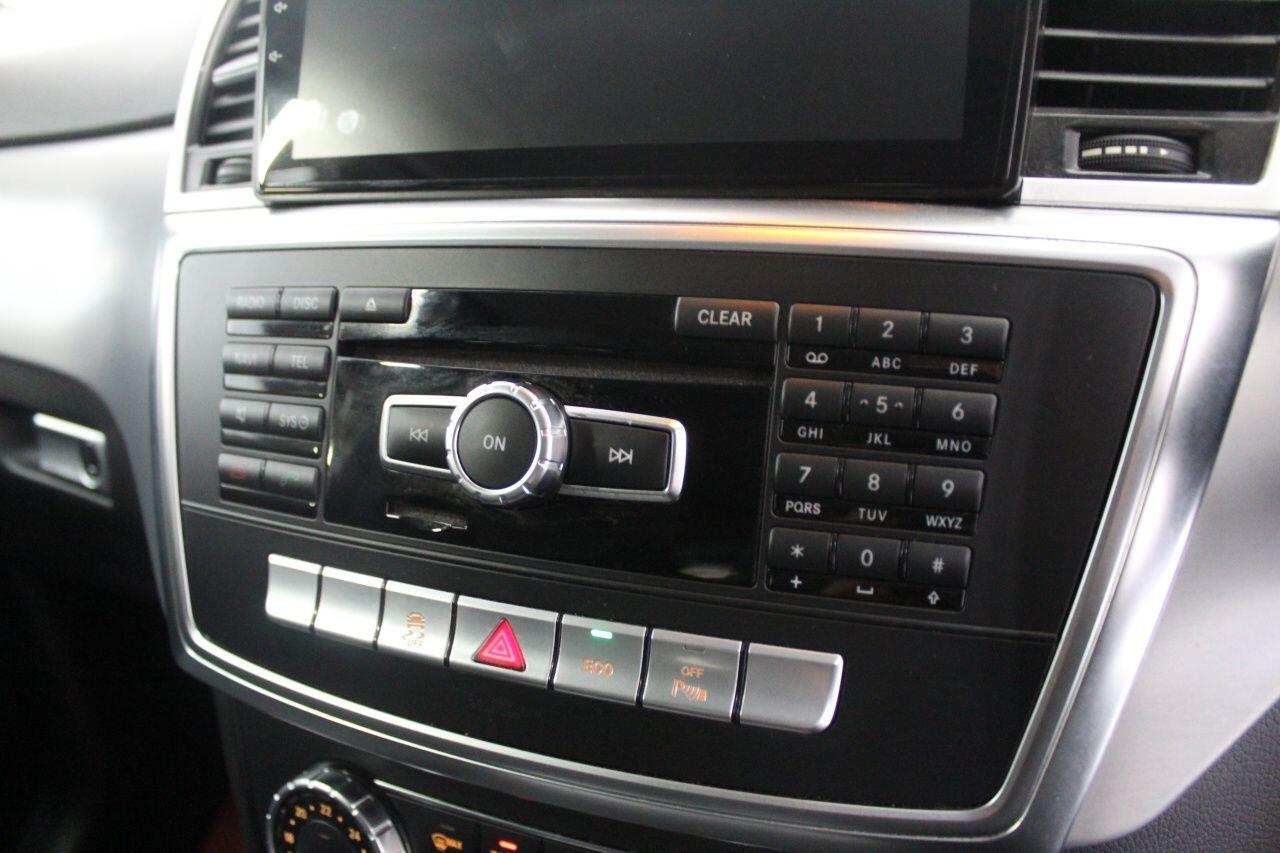 Mercedes-Benz M-Class view 41