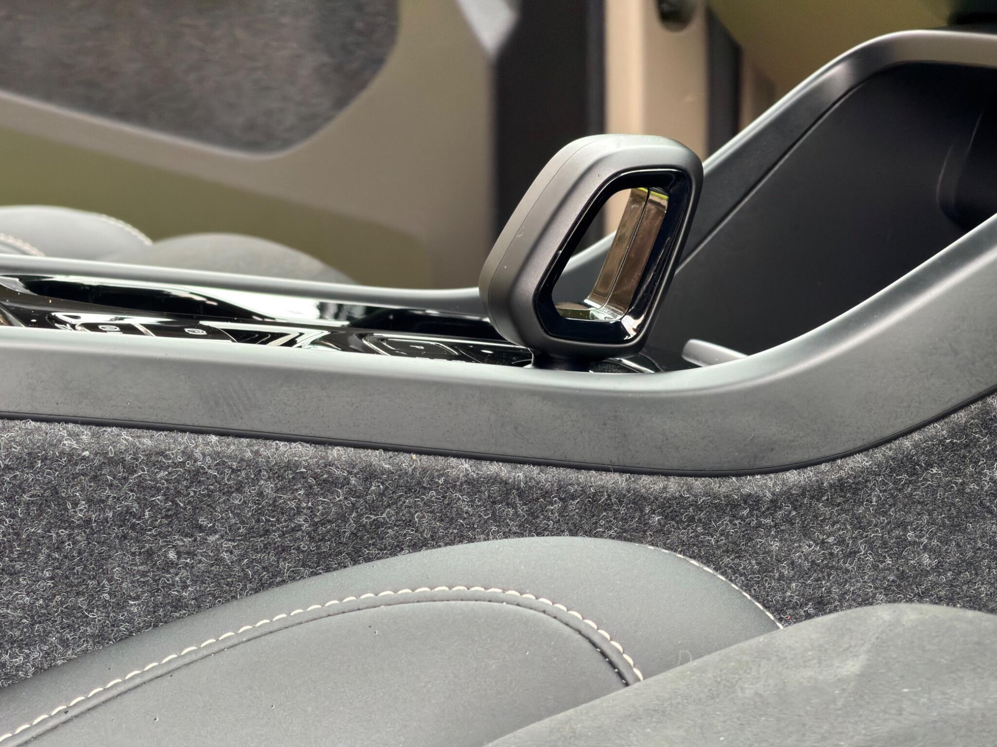 Volvo XC40 view 11