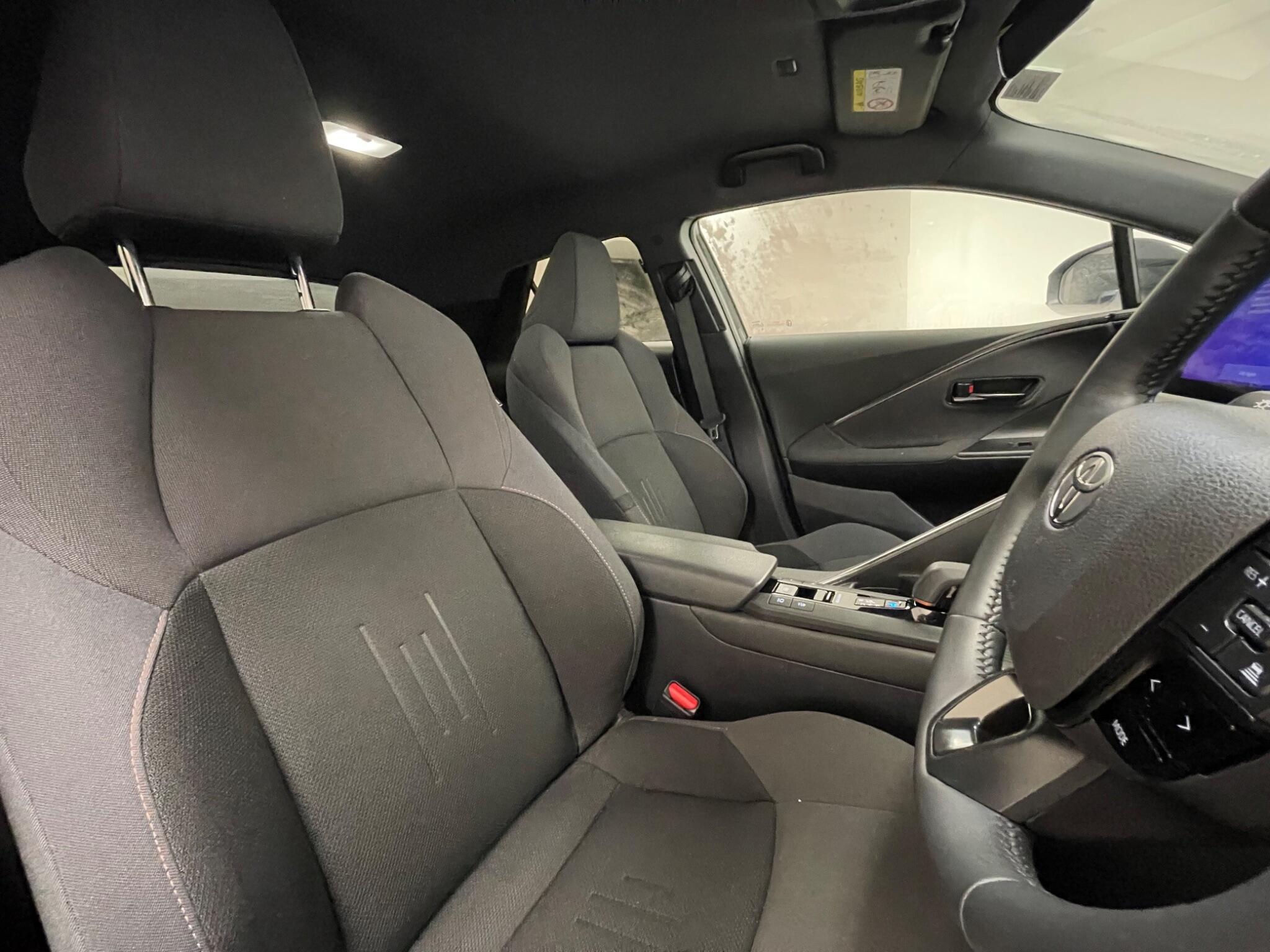 Toyota C-HR view 12