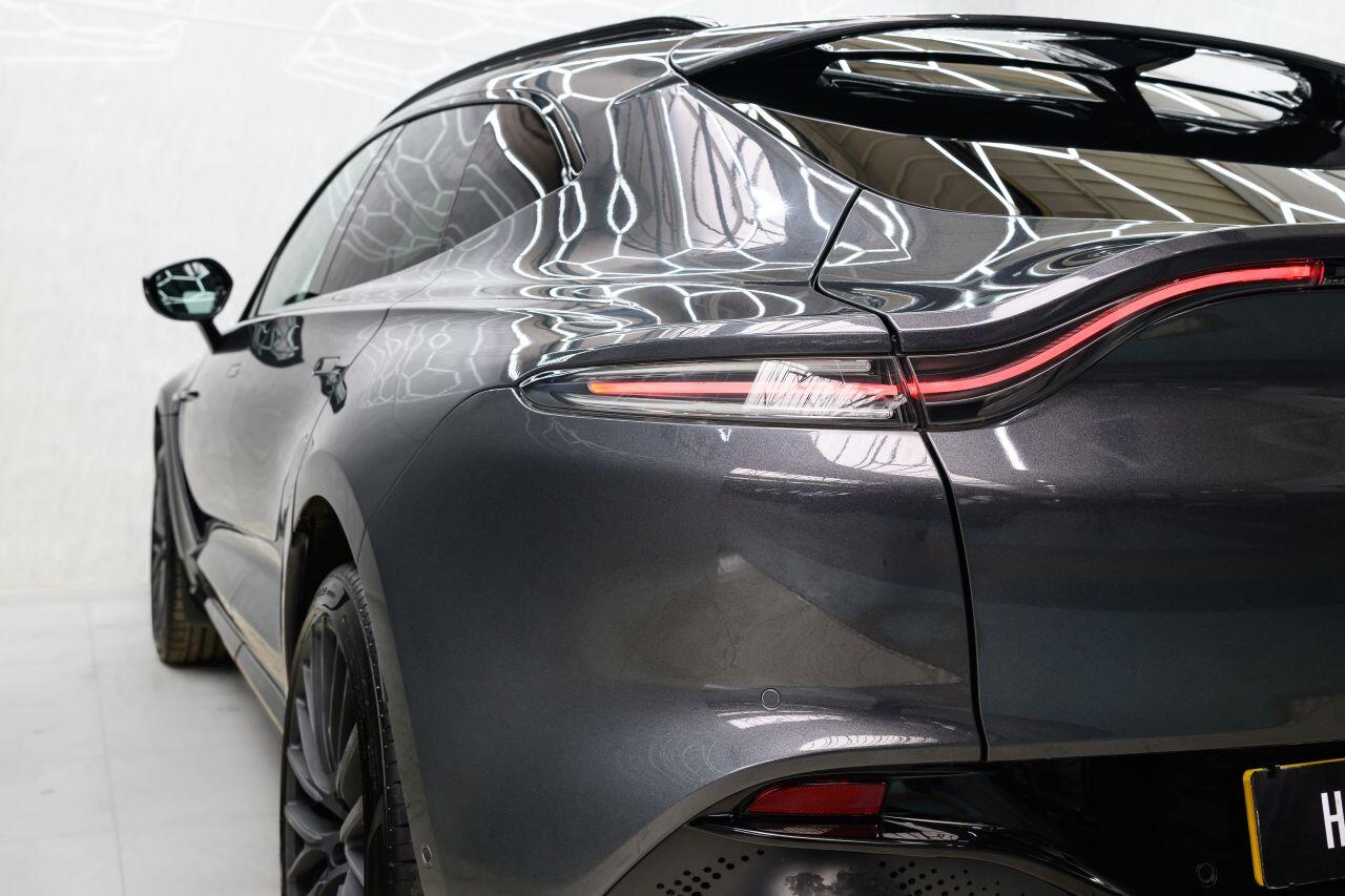 Aston Martin DBX view 9