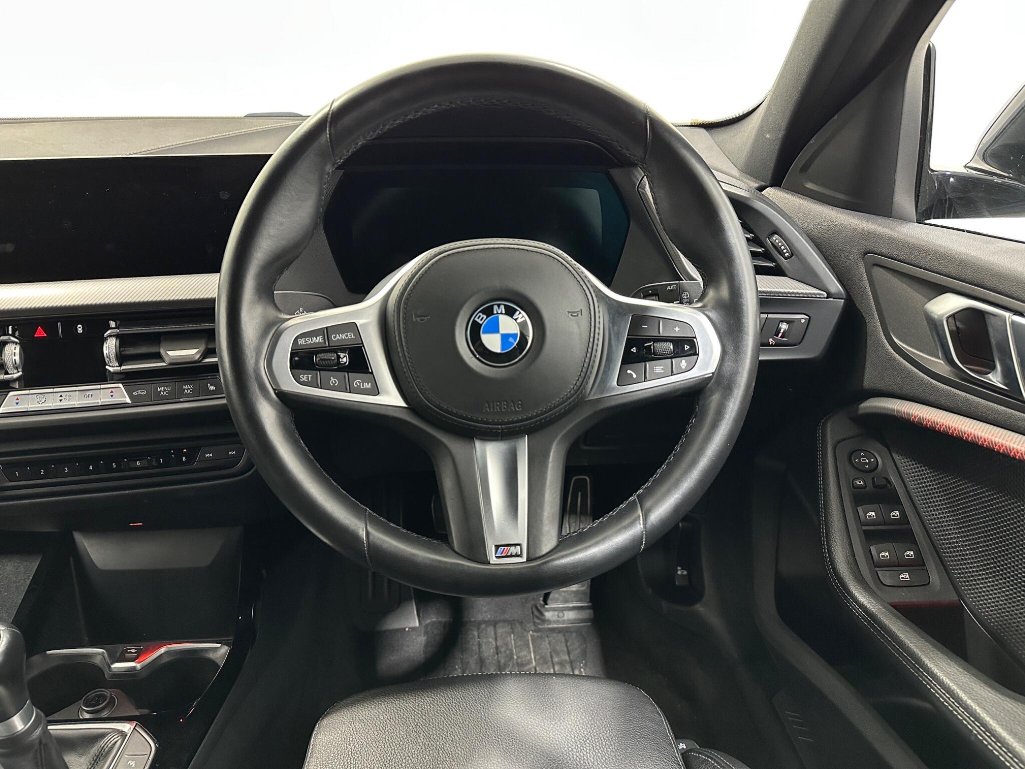 BMW 1 Series view 13