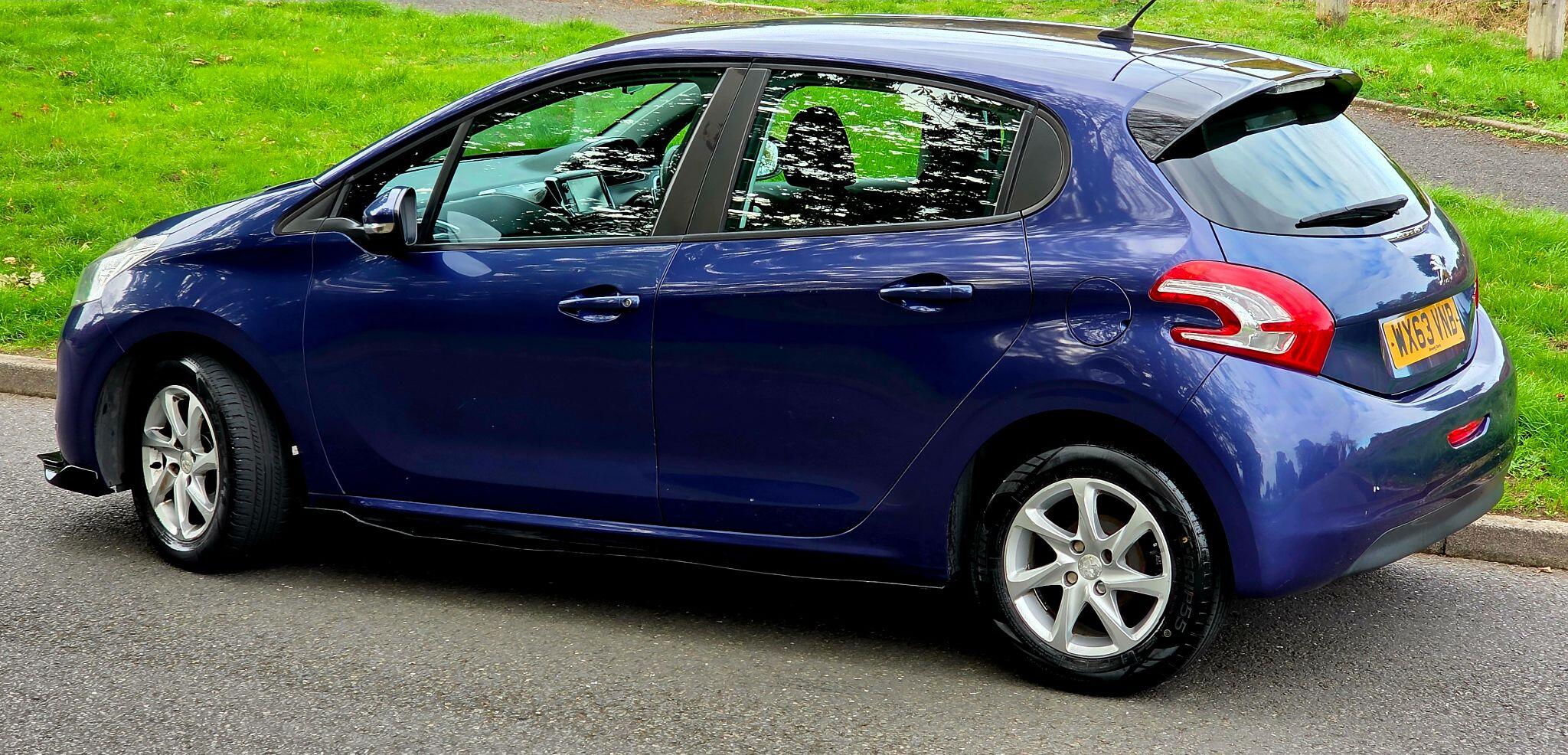 Peugeot 208 view 20