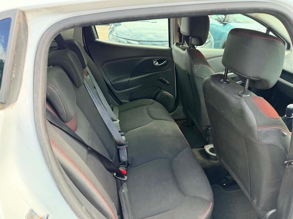 Renault Clio view 12