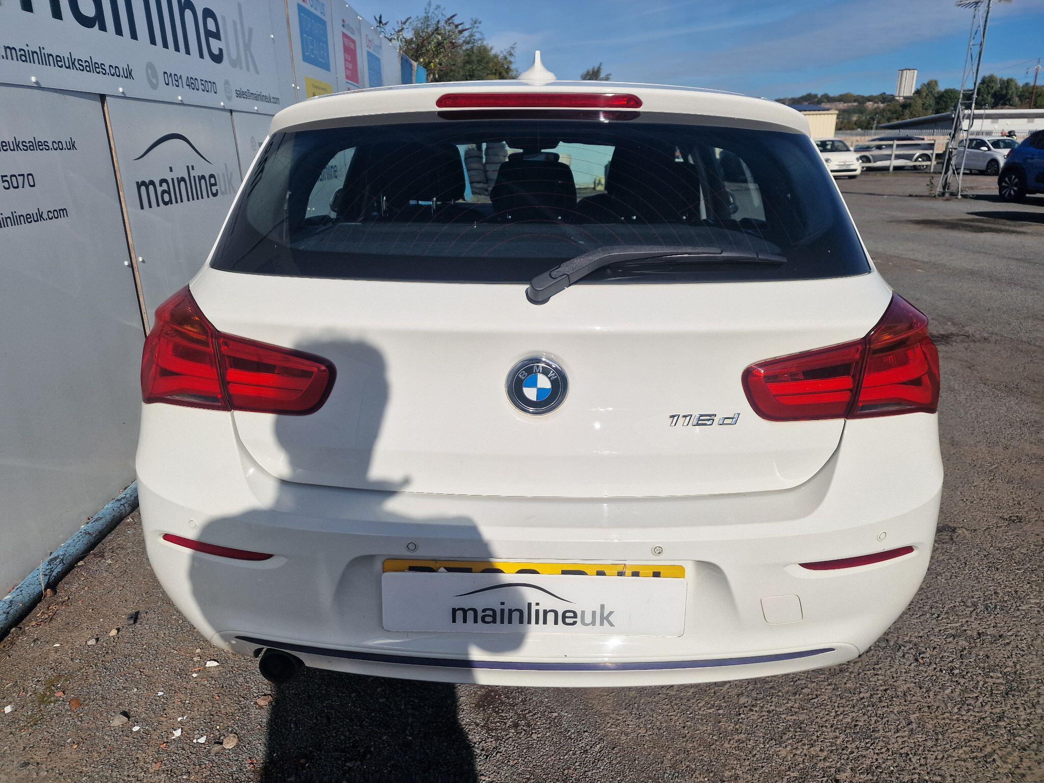 BMW 1 Series view 14