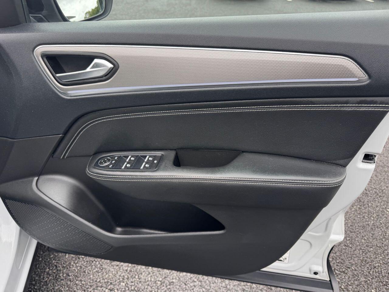 Renault Arkana view 11