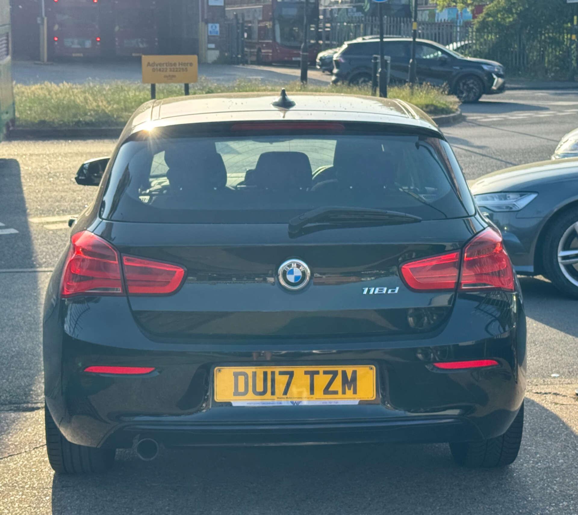 BMW 1 Series view 8