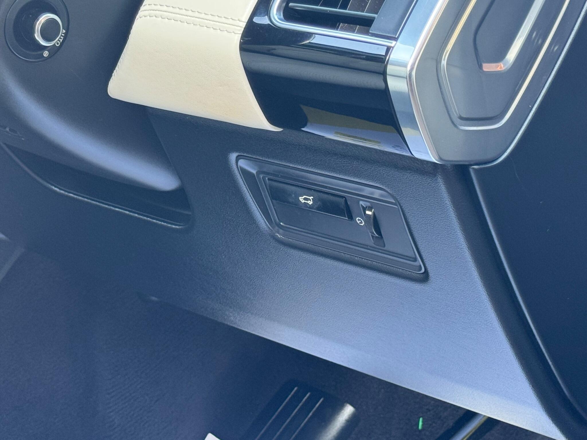 Land Rover Range Rover Sport view 25