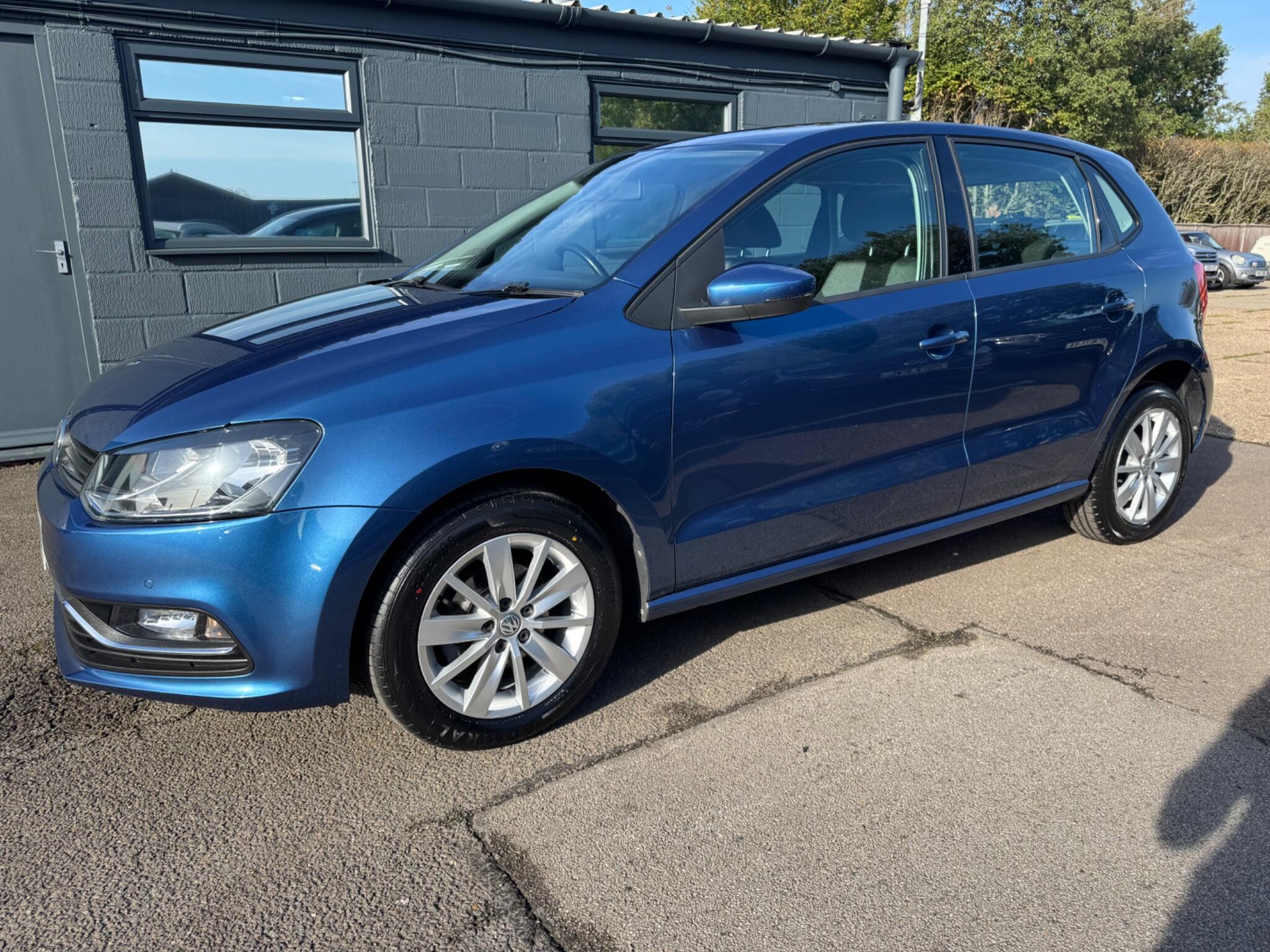 Volkswagen Polo view 3