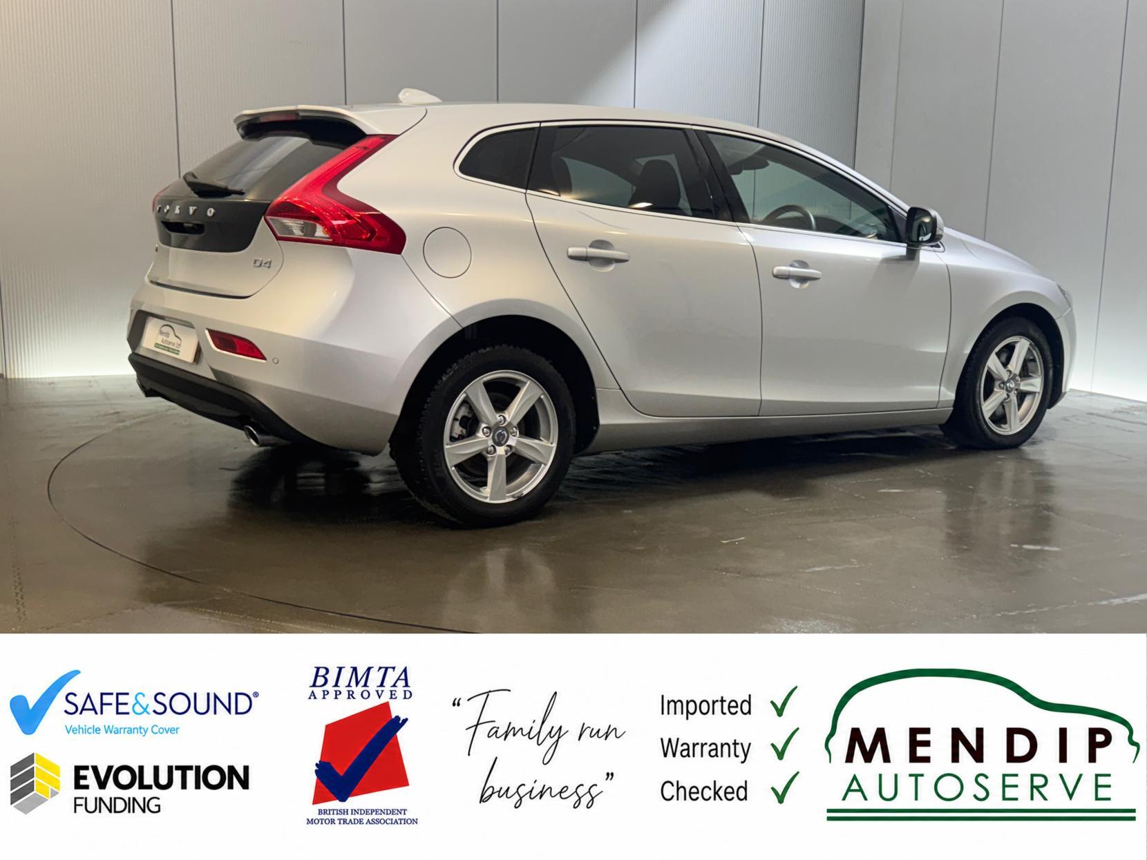 Volvo V40 view 27