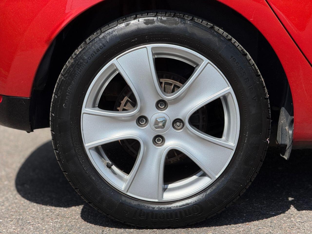 Renault Clio view 39