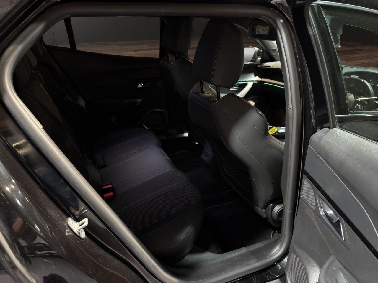 Peugeot 2008 view 12