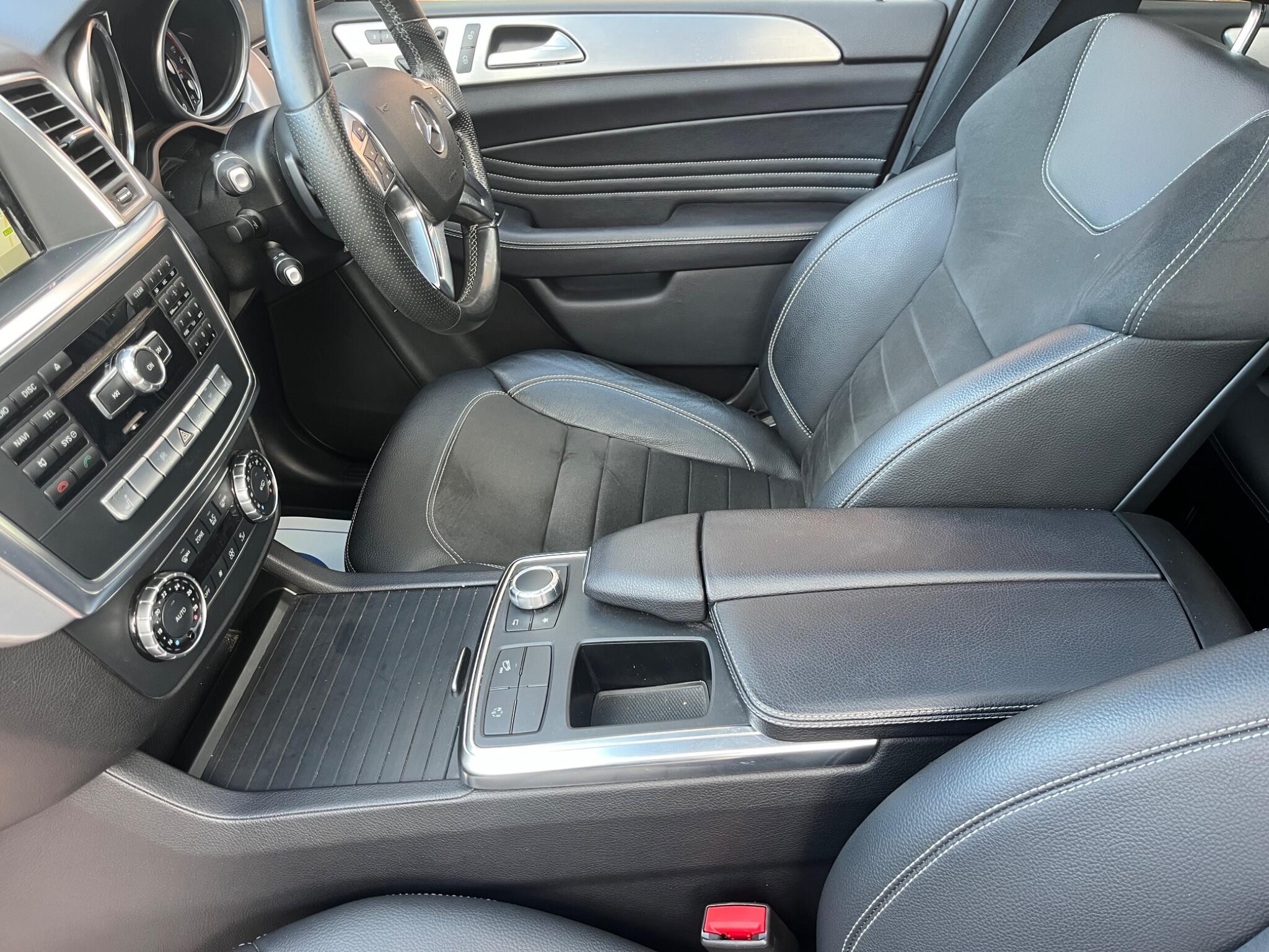 Mercedes-Benz M-Class view 70