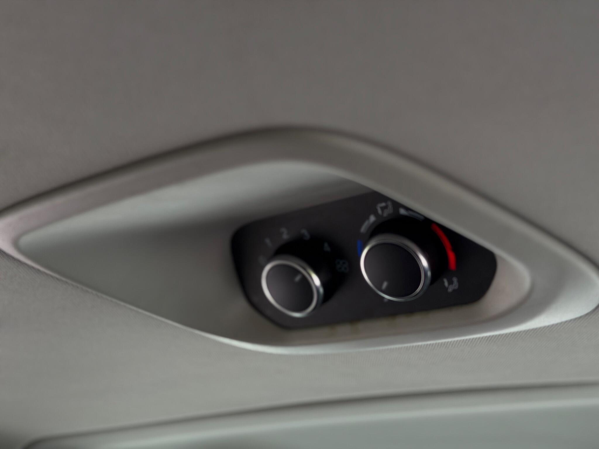 Ford Tourneo Custom view 21
