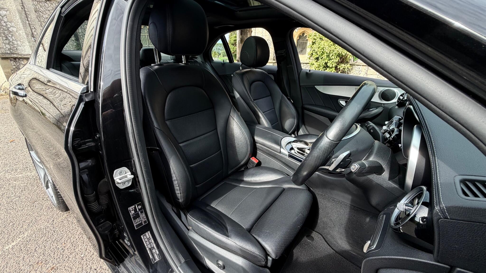 Mercedes-Benz C-Class view 31
