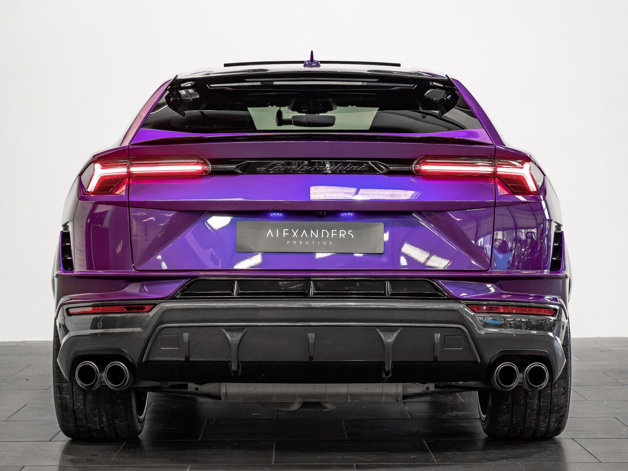 Lamborghini Urus view 10