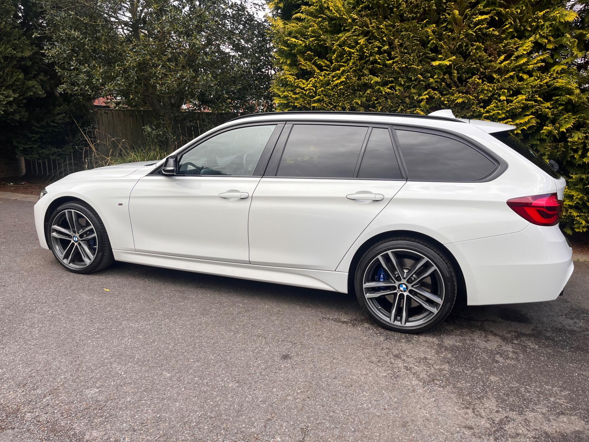 BMW 3 Series view 9