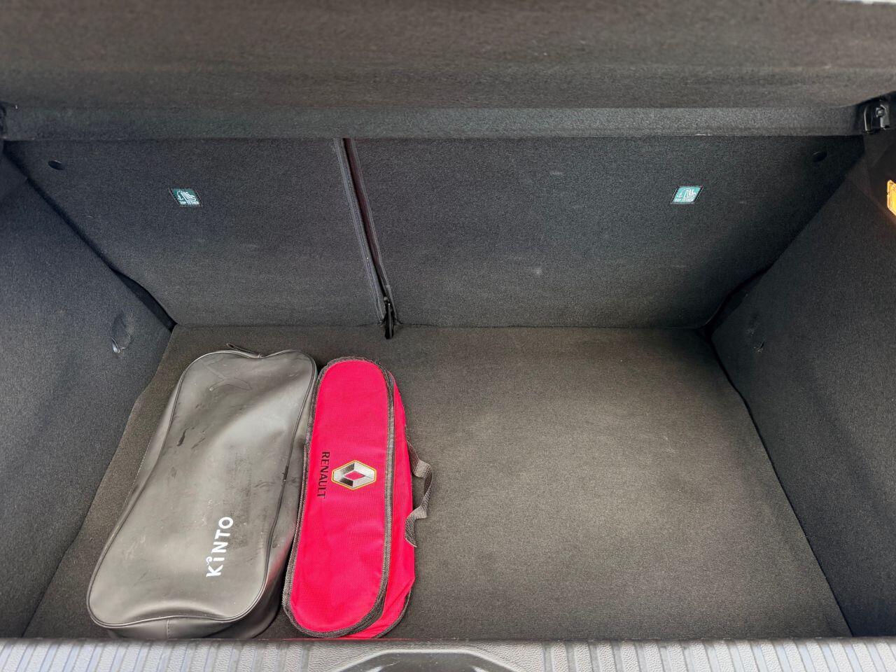 Renault Clio view 24