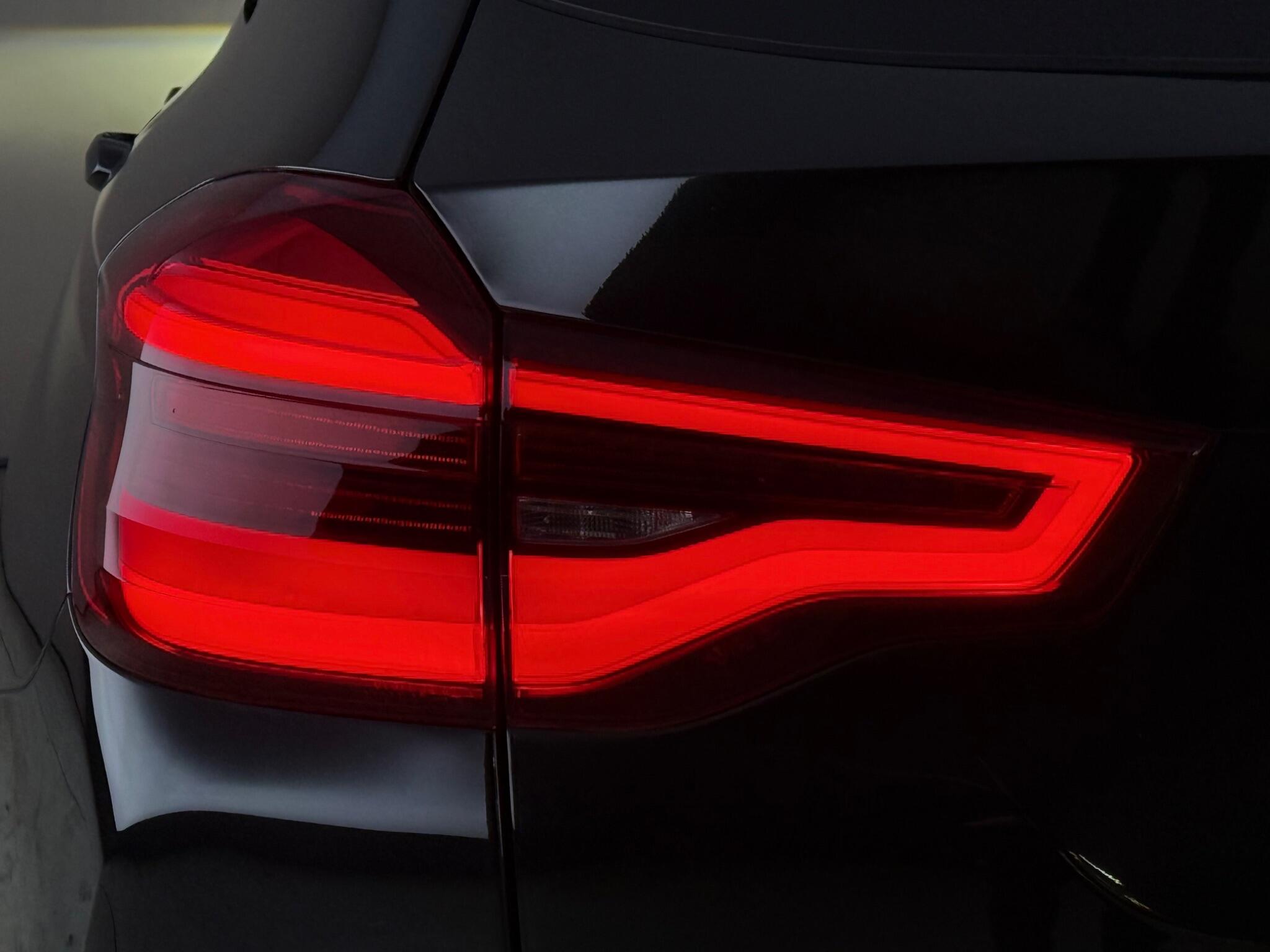 BMW X3 view 12