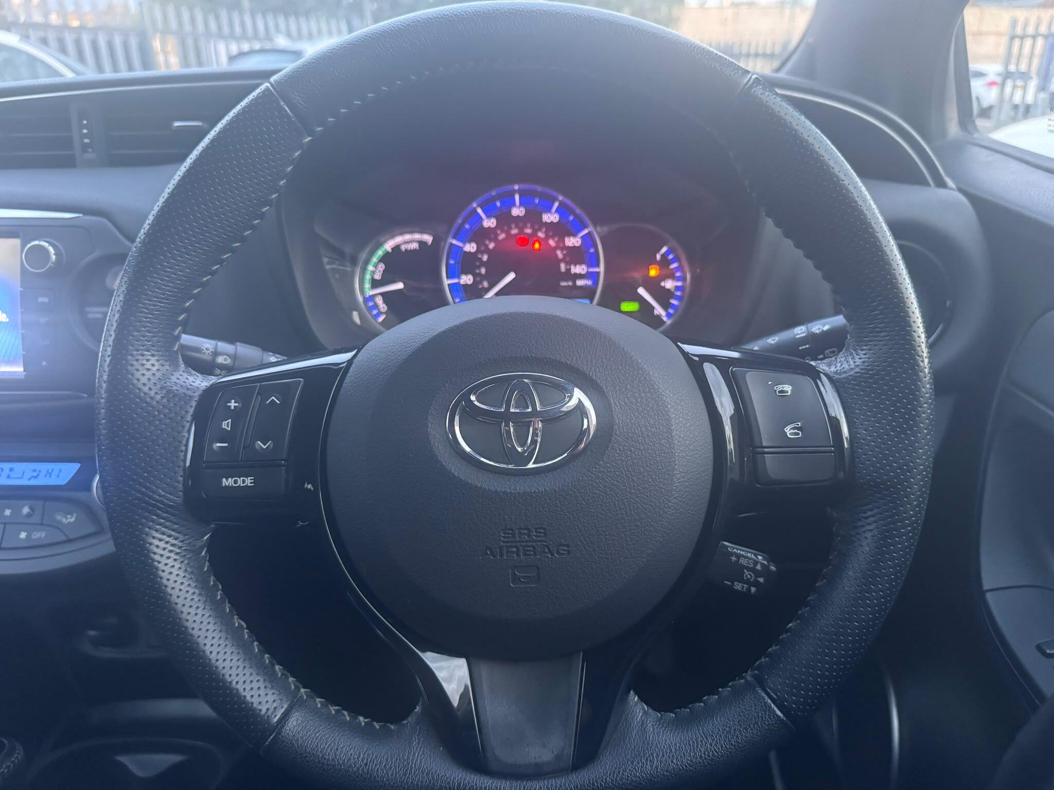 Toyota Yaris view 14