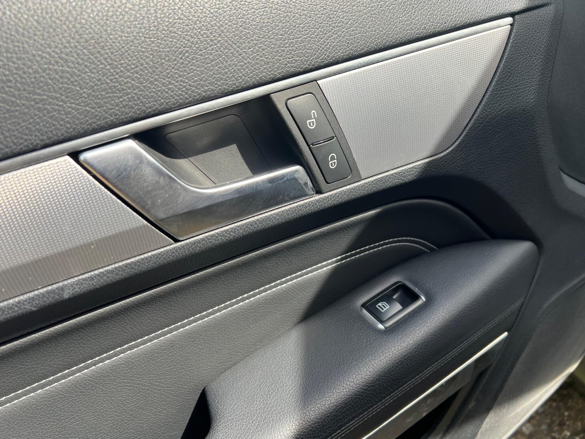 Mercedes-Benz E-Class view 37