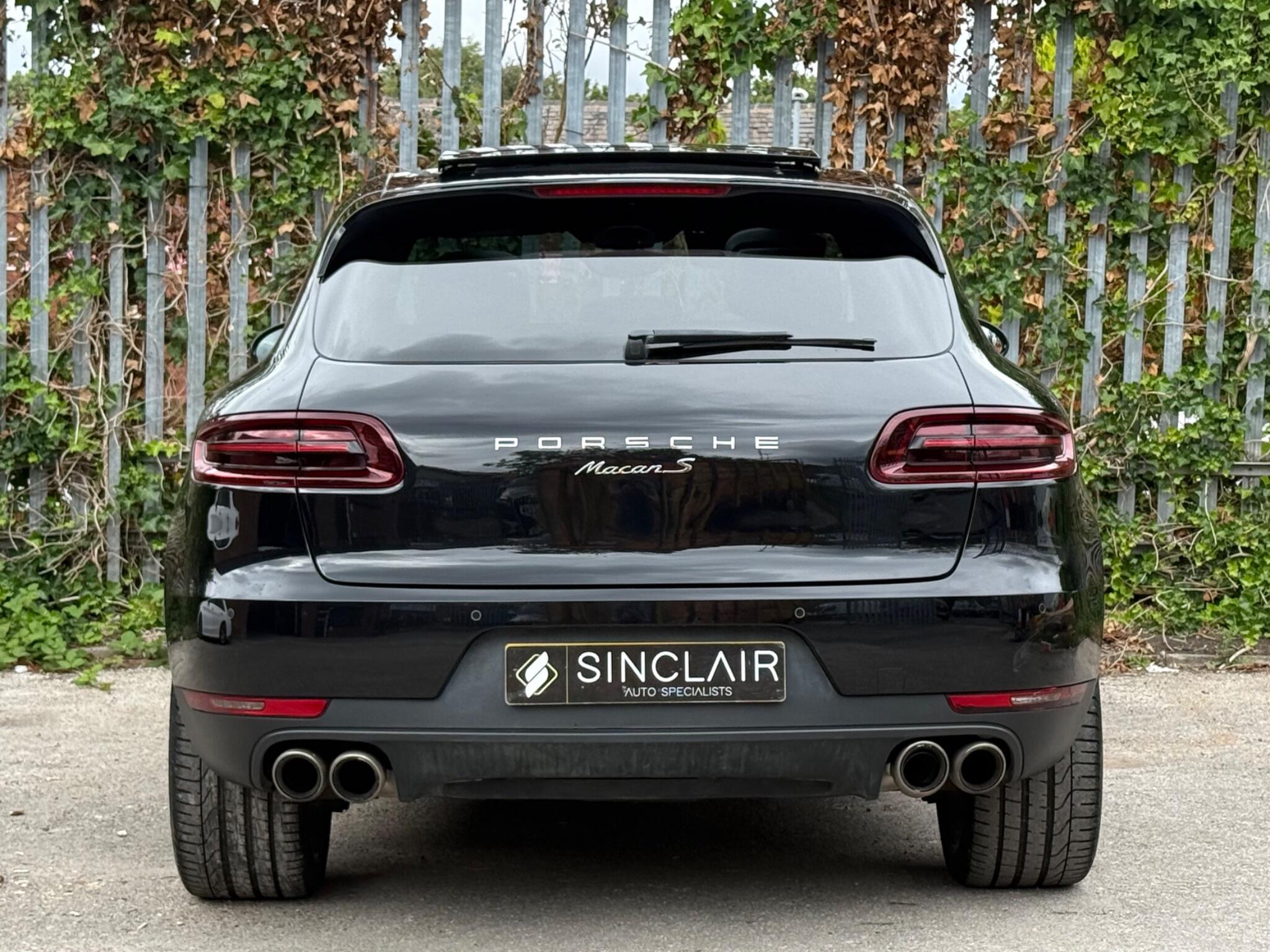 Porsche Macan view 6