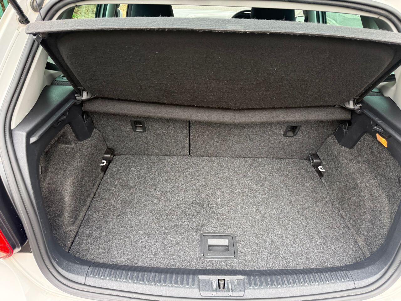 Volkswagen Polo view 30