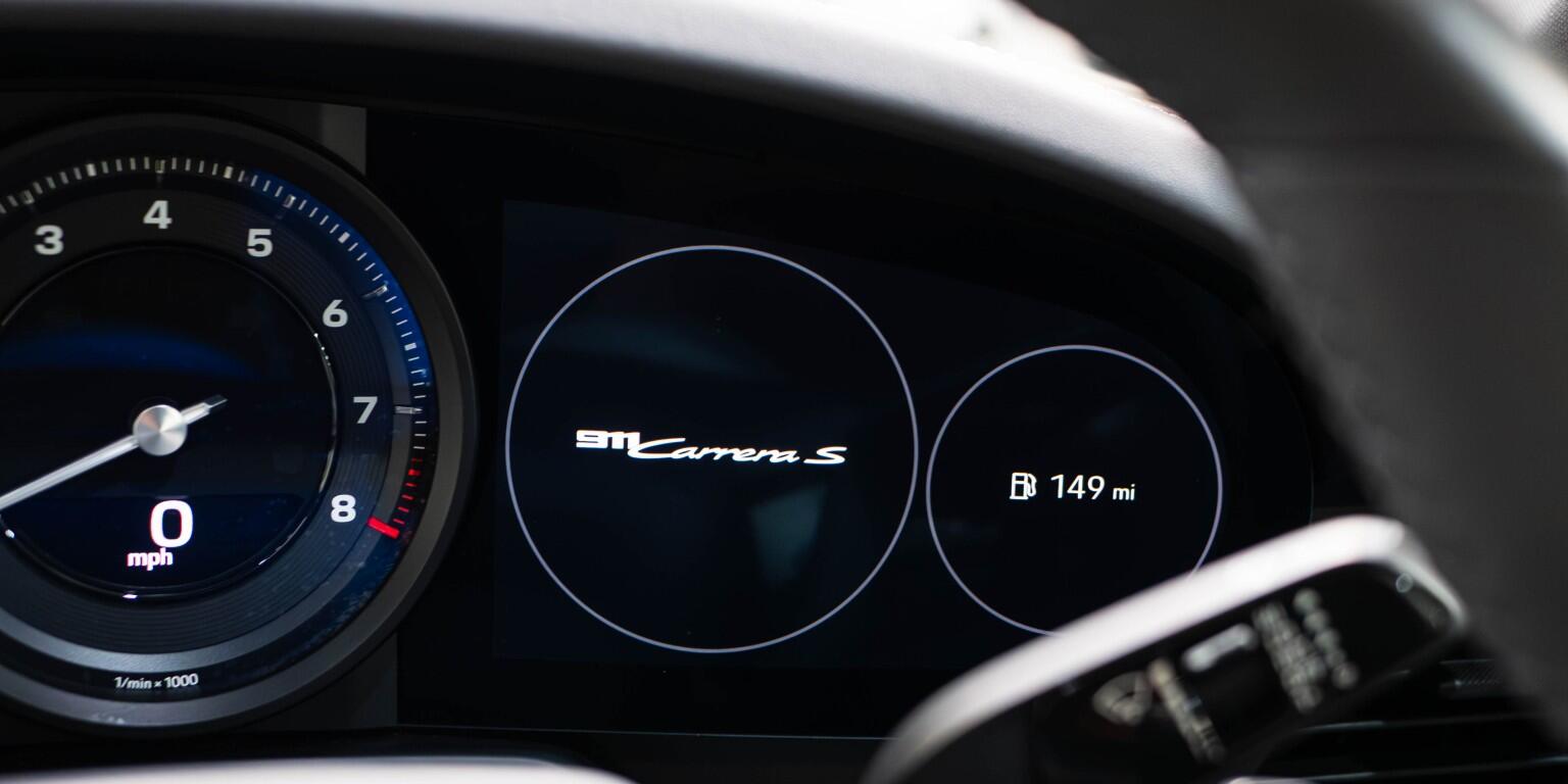 Porsche 911 view 35