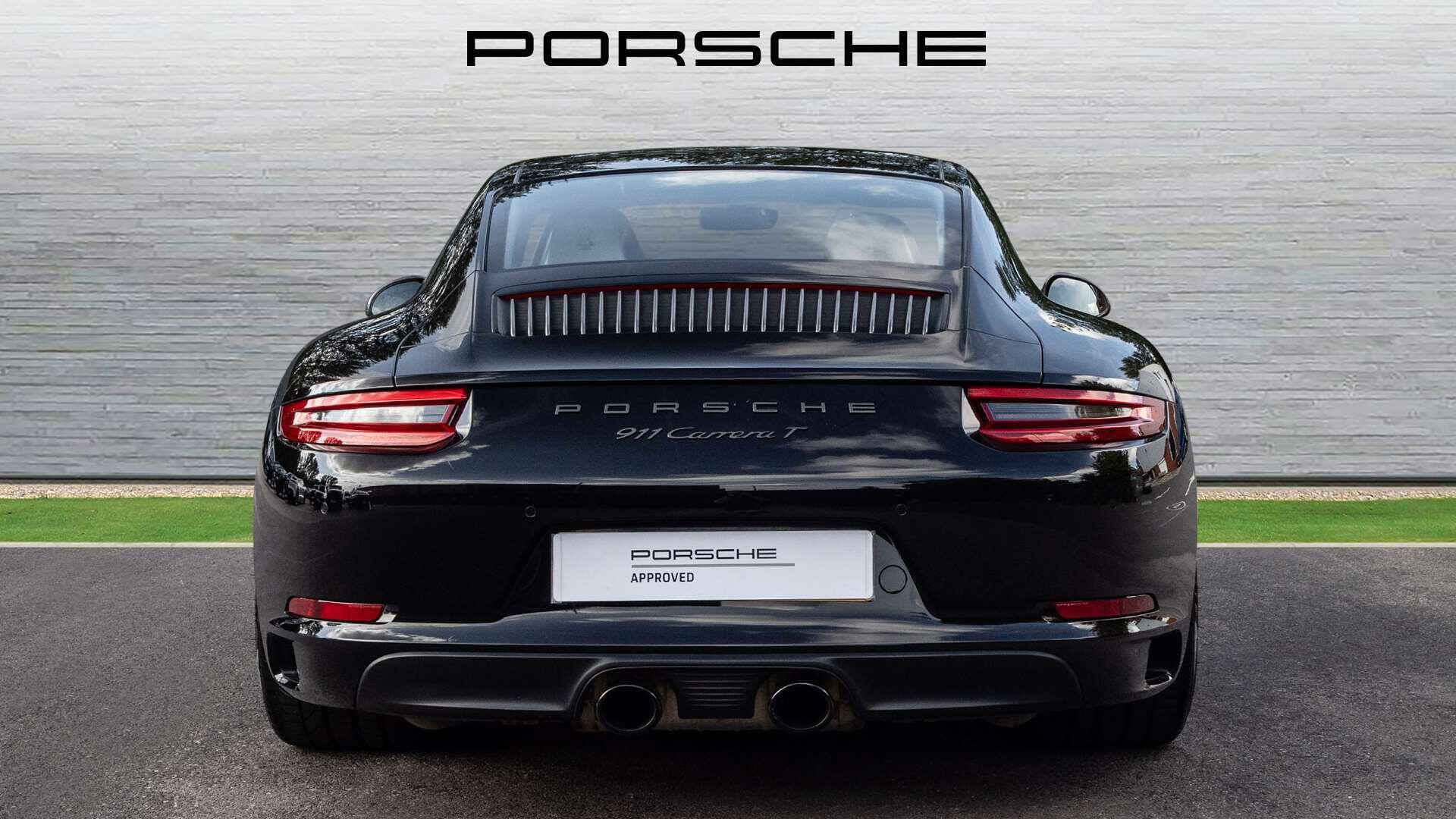 Porsche 911 view 4