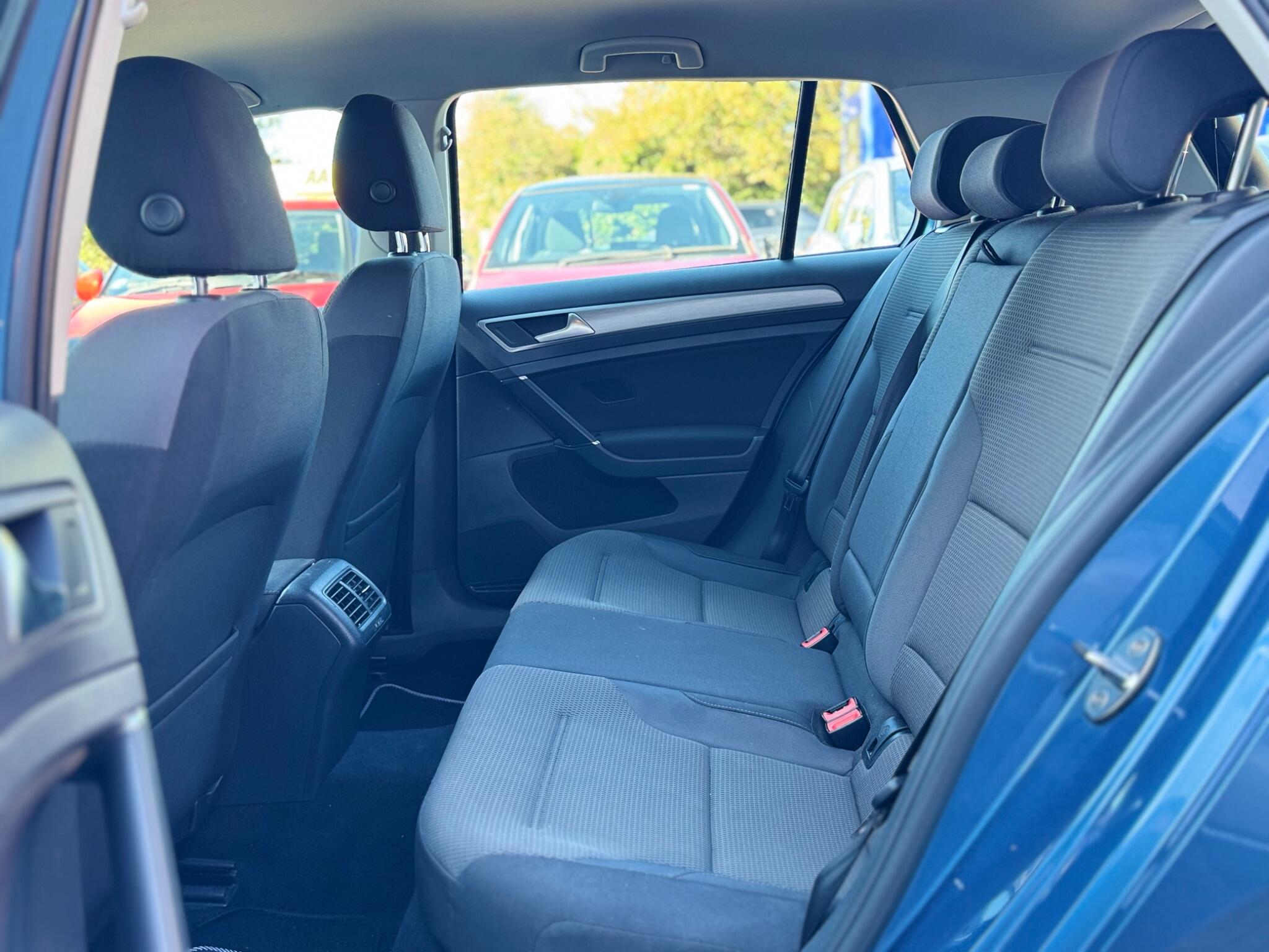 Volkswagen Golf view 25