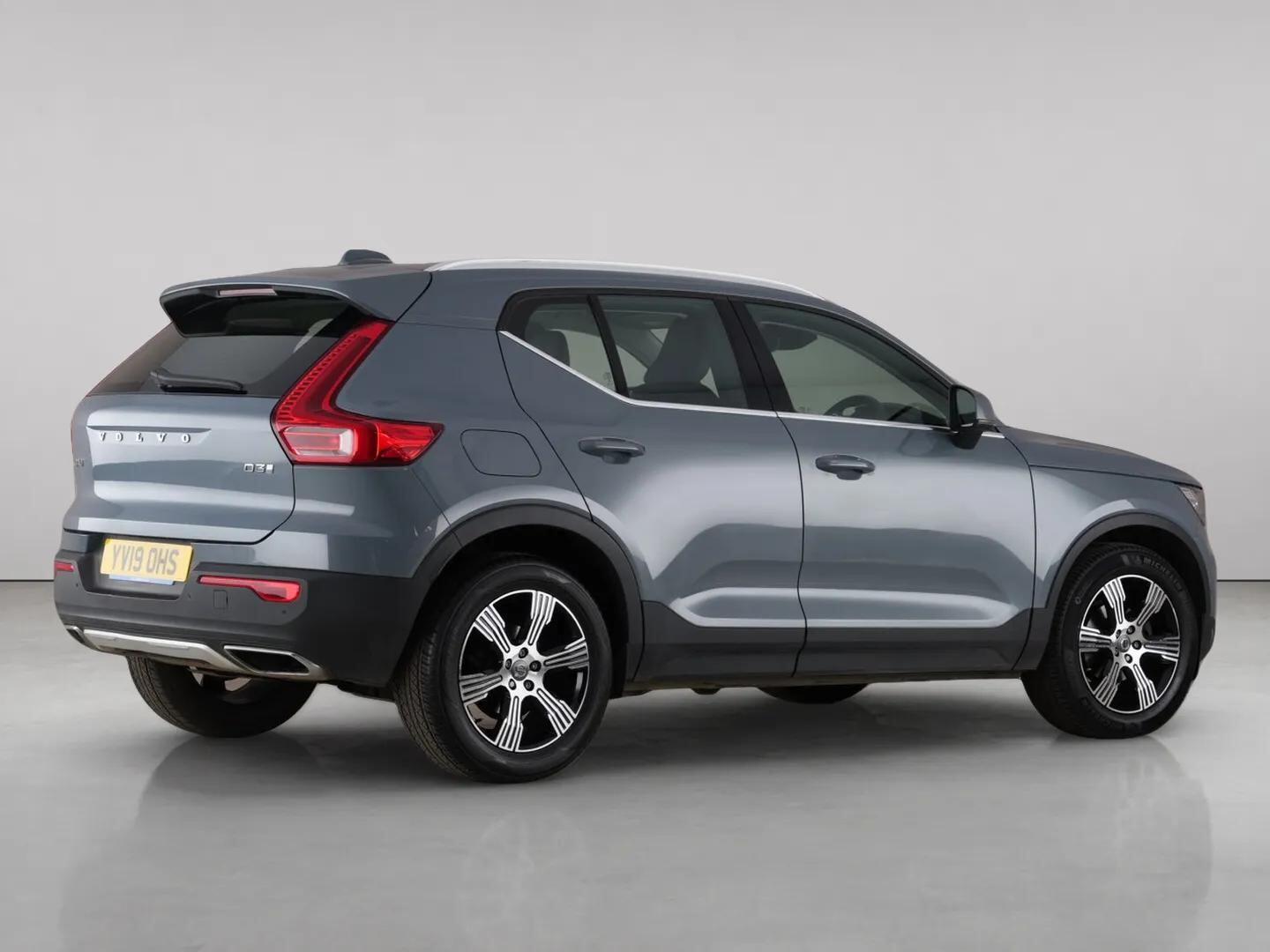Volvo XC40 view 5
