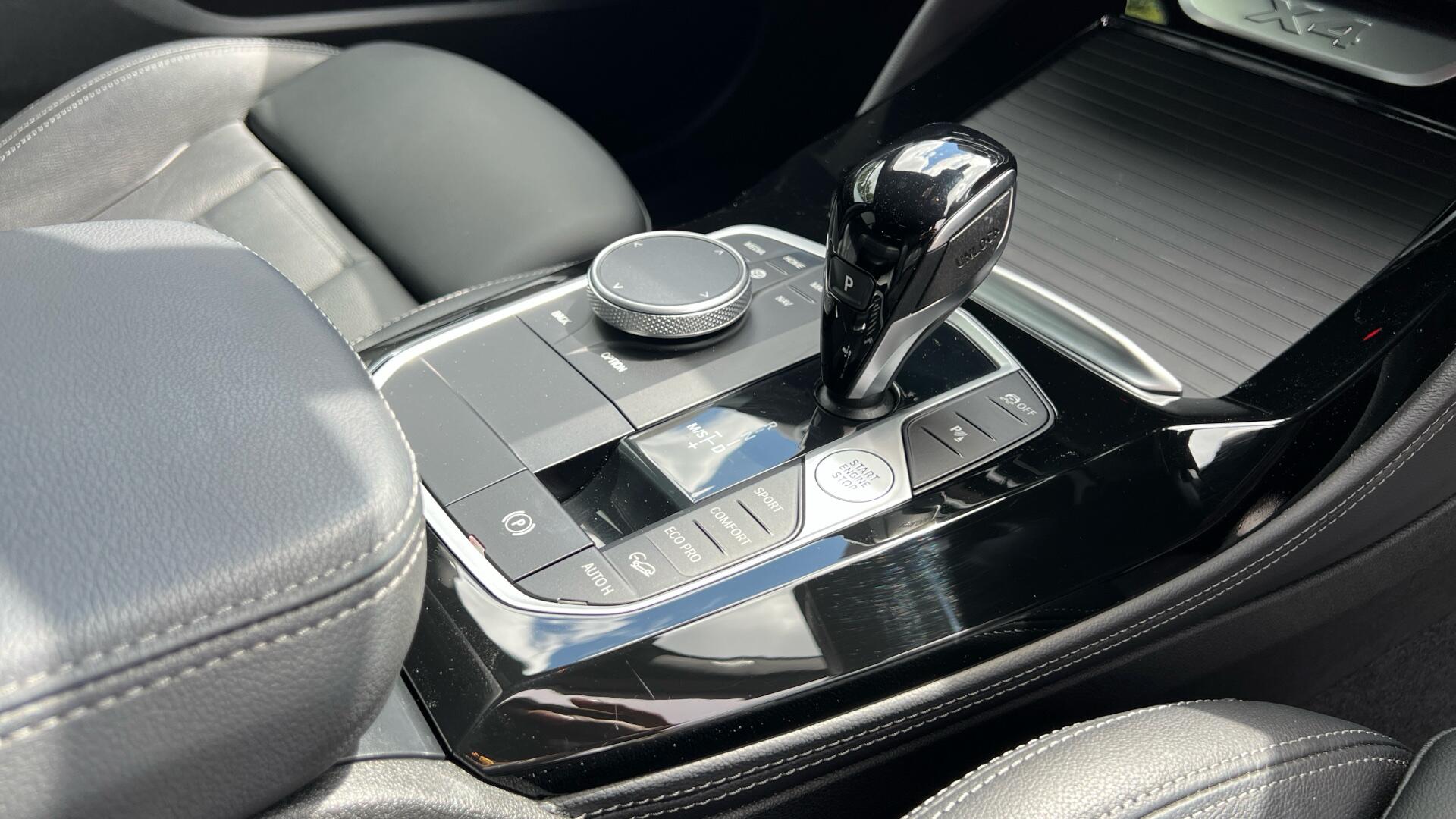 BMW X4 view 10