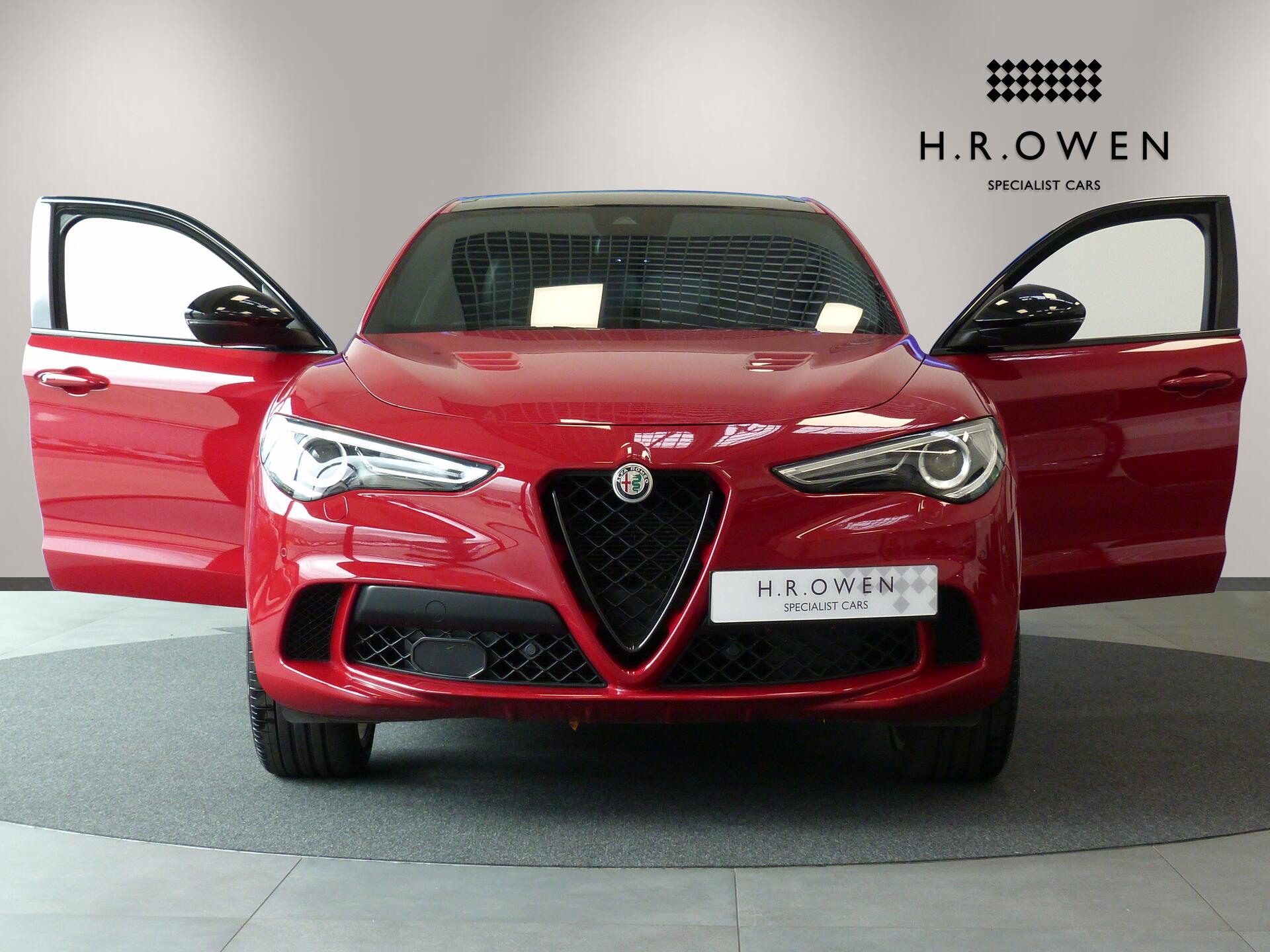 Alfa Romeo Stelvio view 10