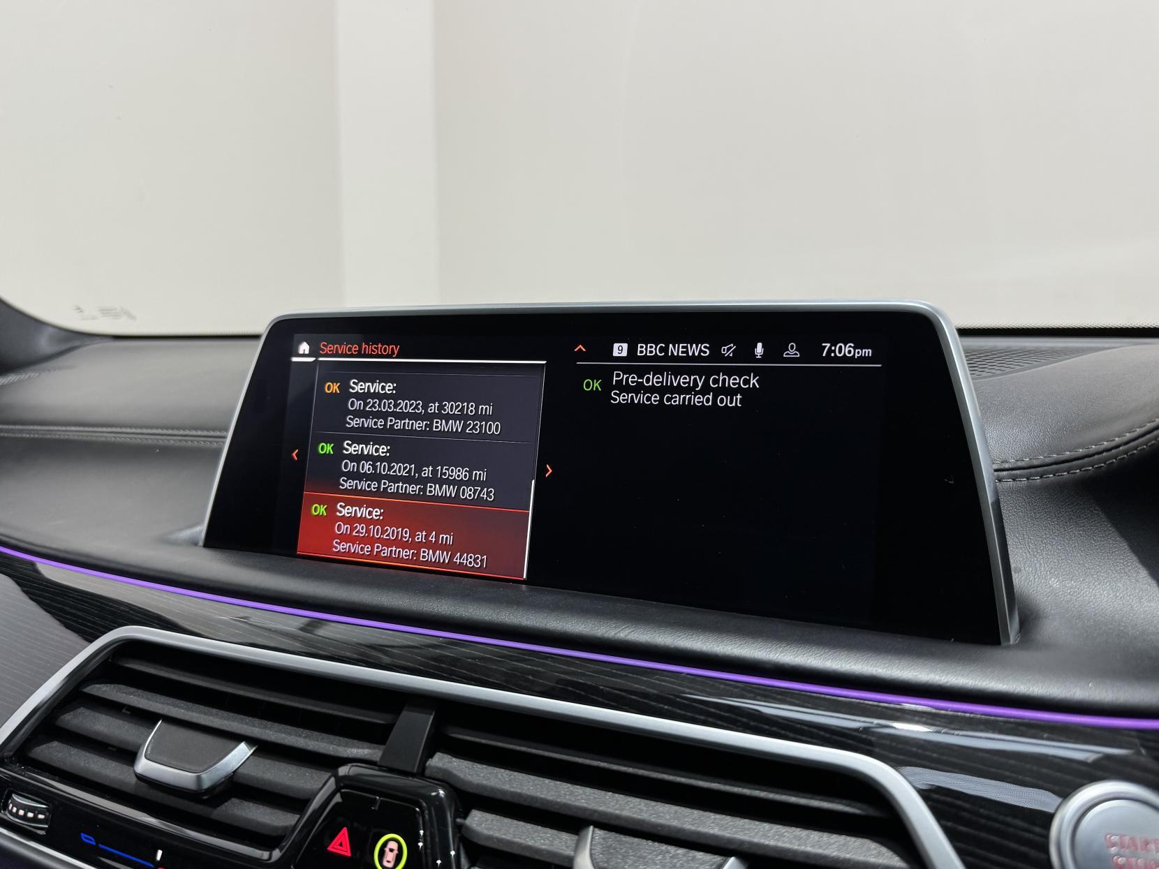 BMW 7 Series view 42