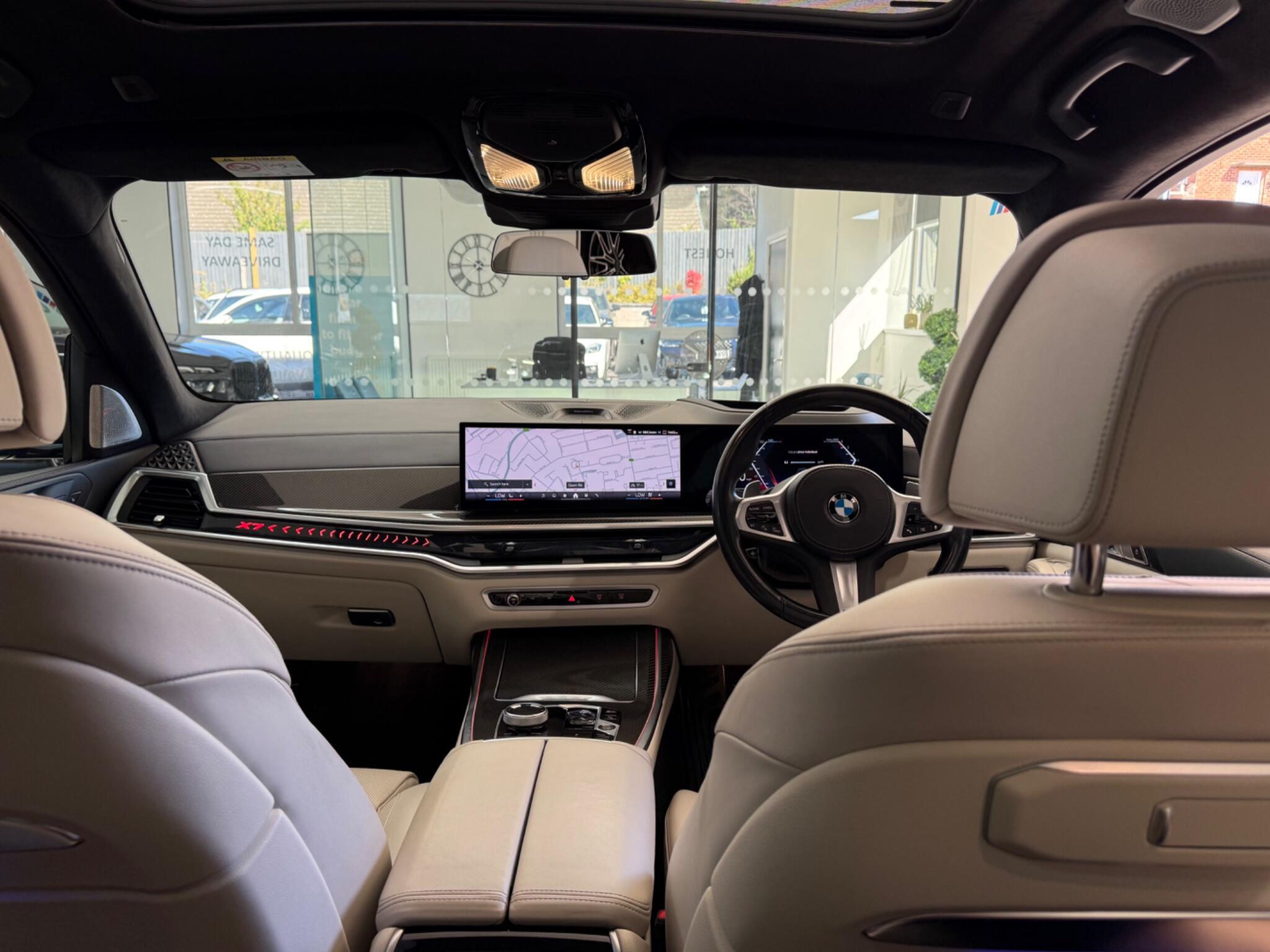 BMW X7 view 22