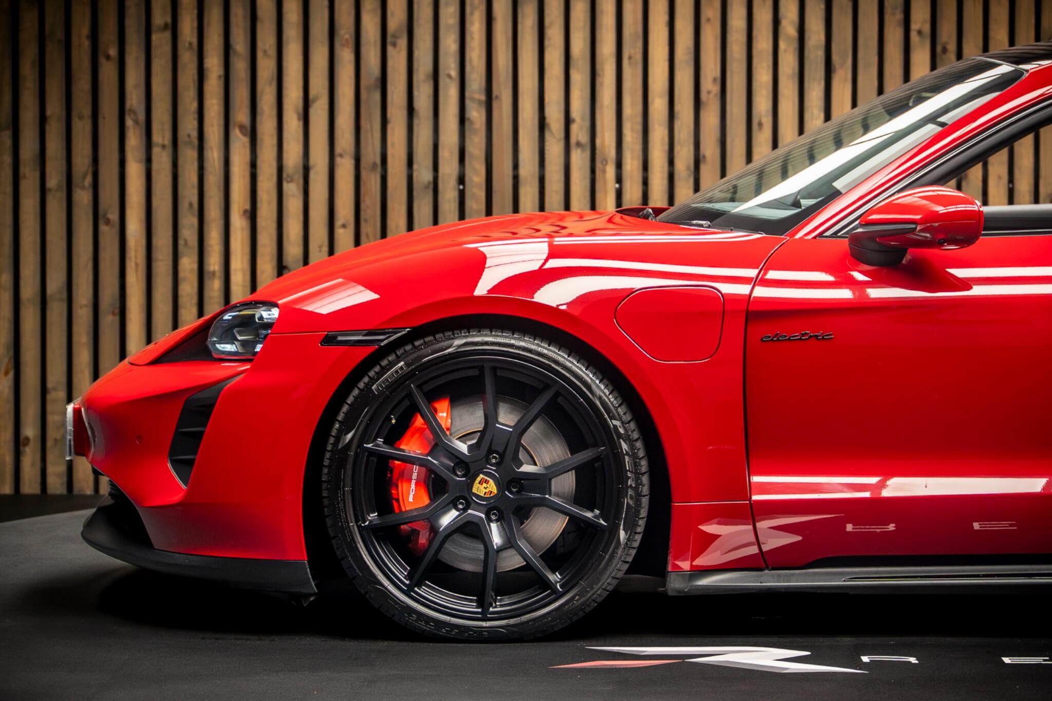 Porsche Taycan view 9