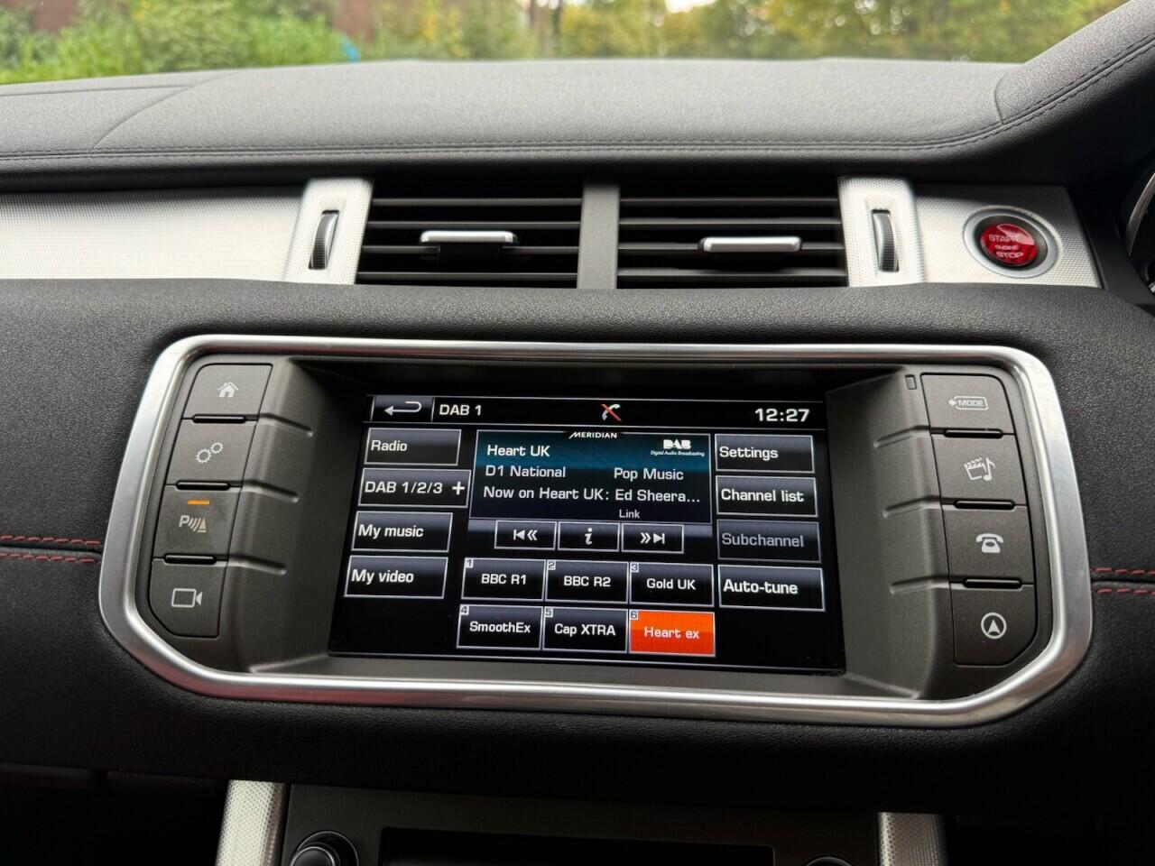 Land Rover Range Rover Evoque view 28