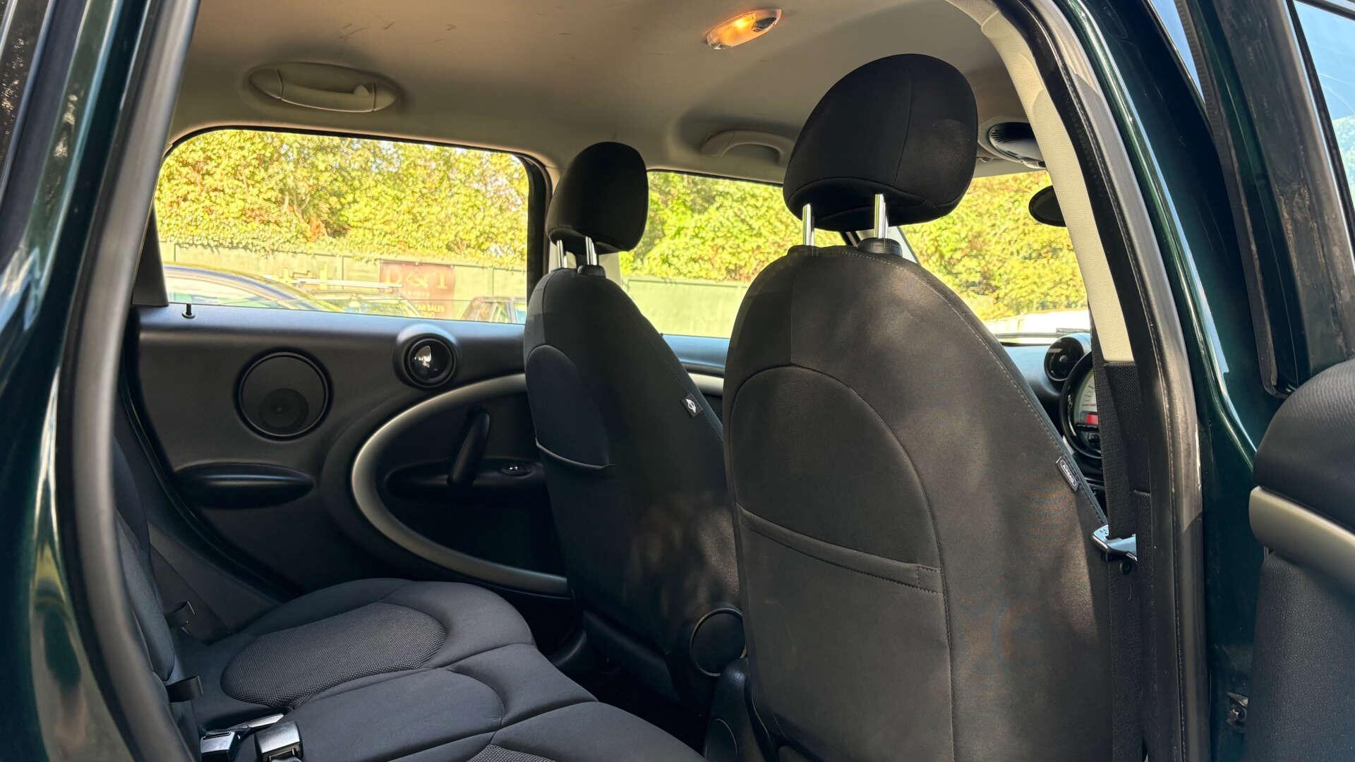 Mini Countryman view 9