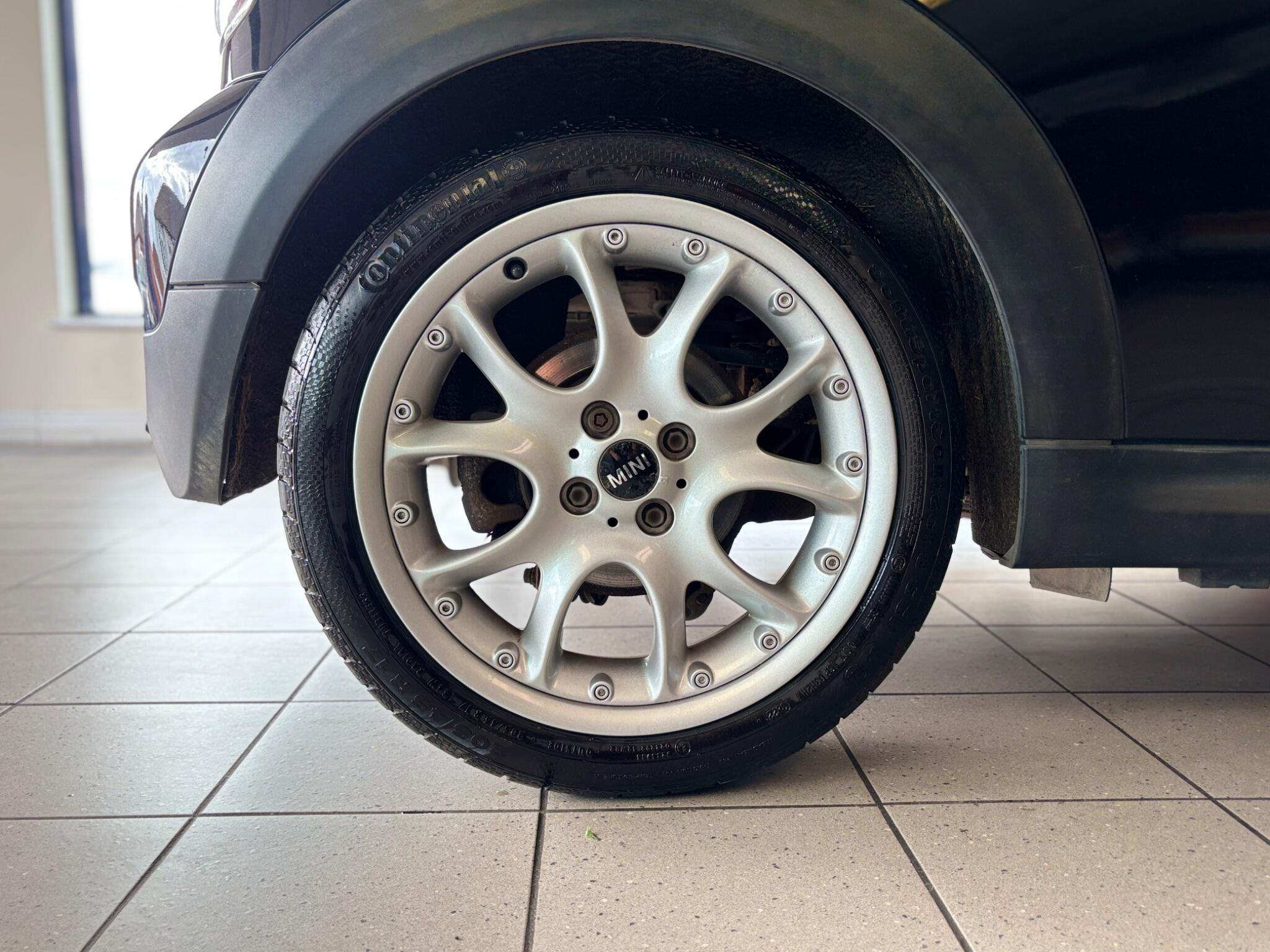 Mini Convertible view 19