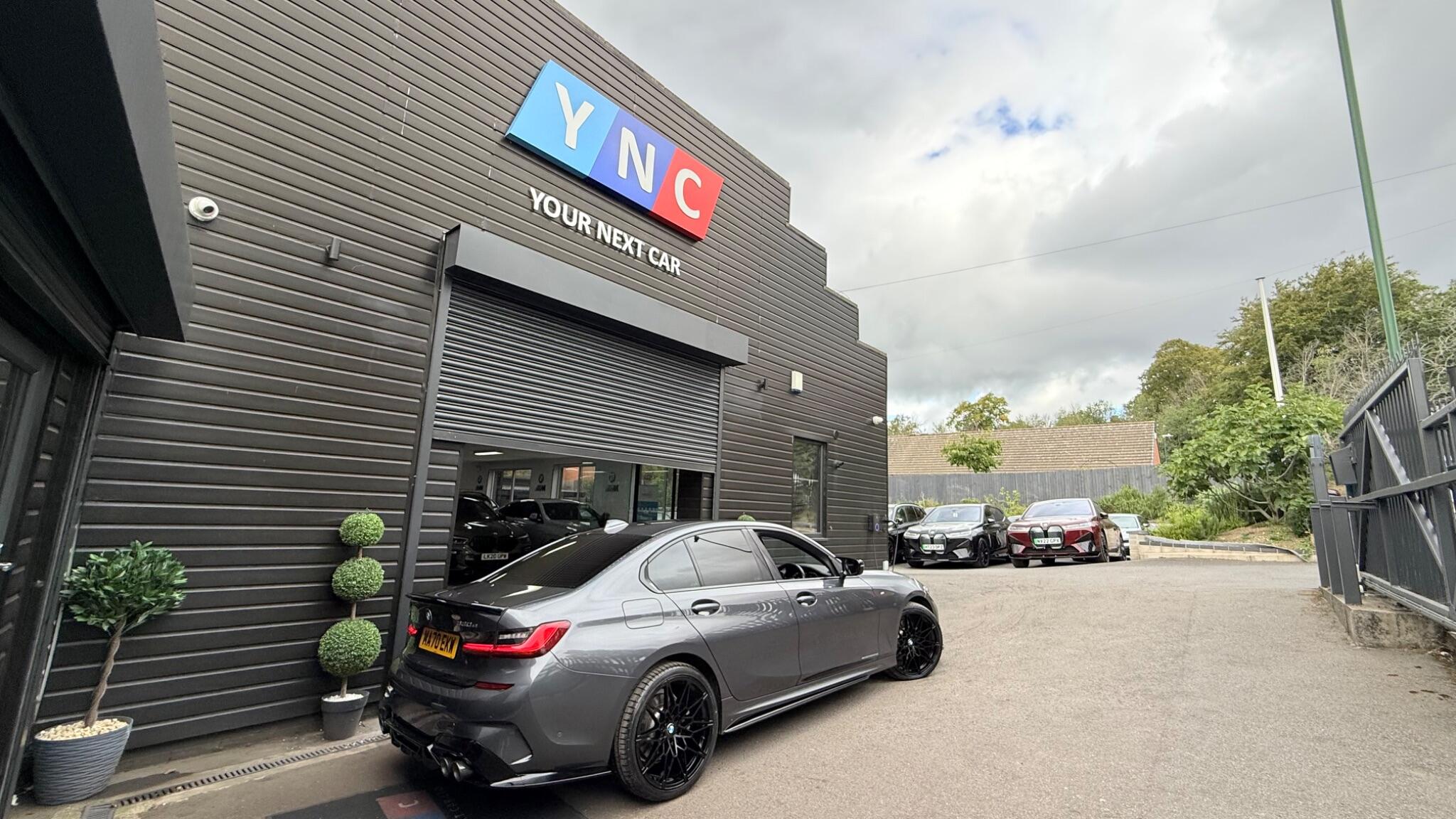 BMW 3 Series view 5