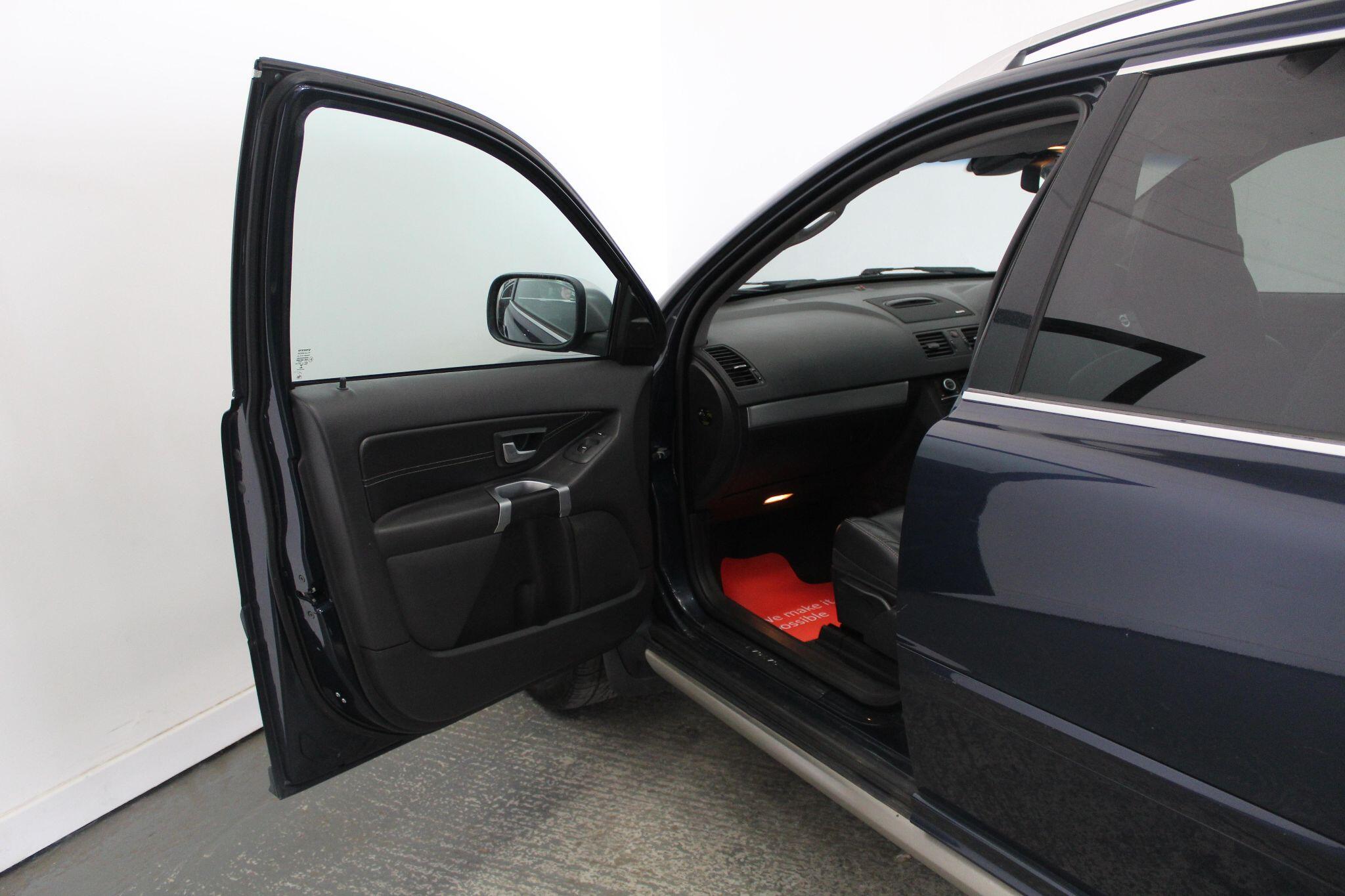 Volvo XC90 view 27