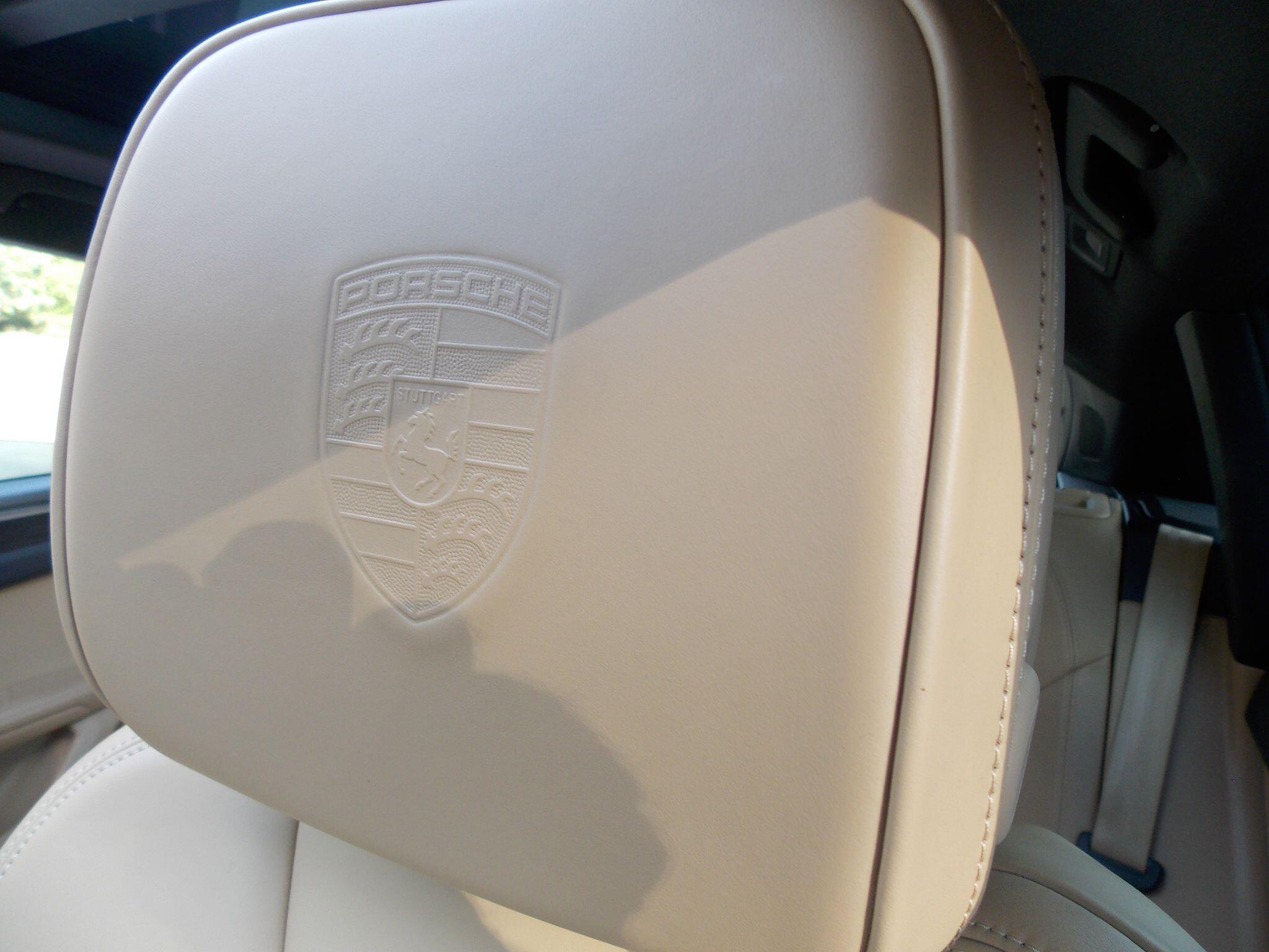 Porsche Macan view 92
