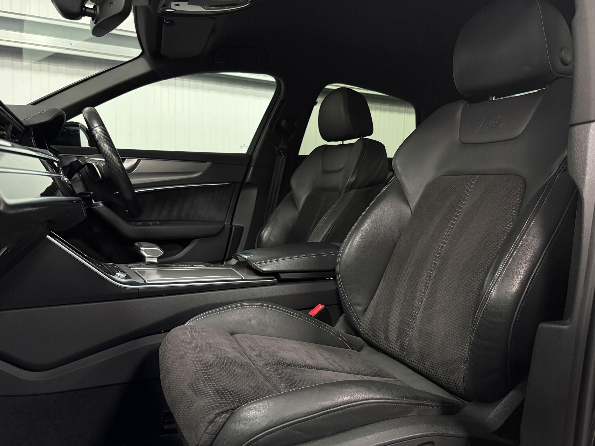 Audi A6 view 21