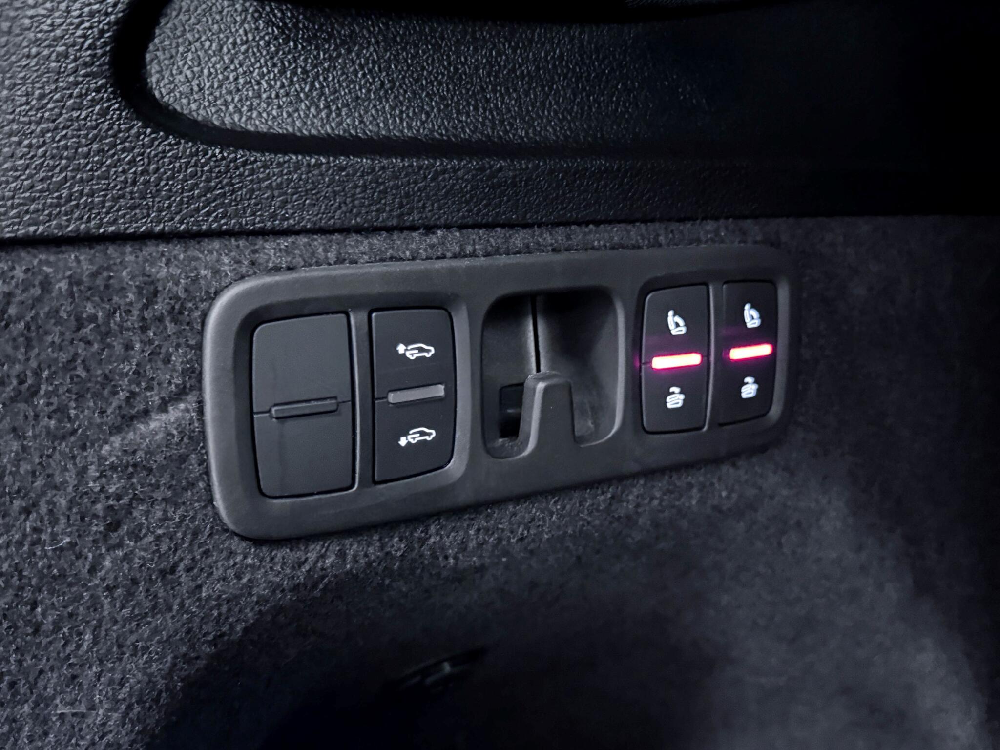 Audi Q7 view 9
