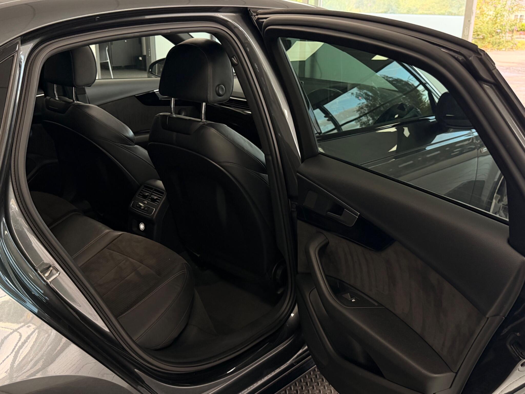 Audi A4 view 28