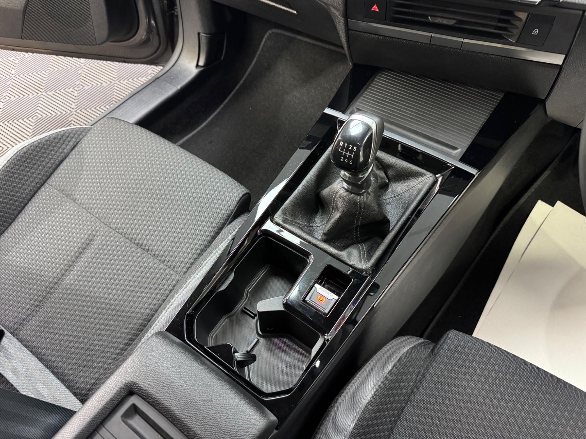 Vauxhall Astra view 14