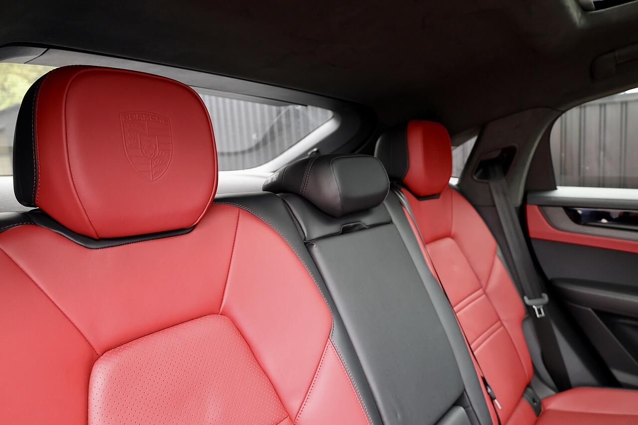 Porsche Cayenne view 13