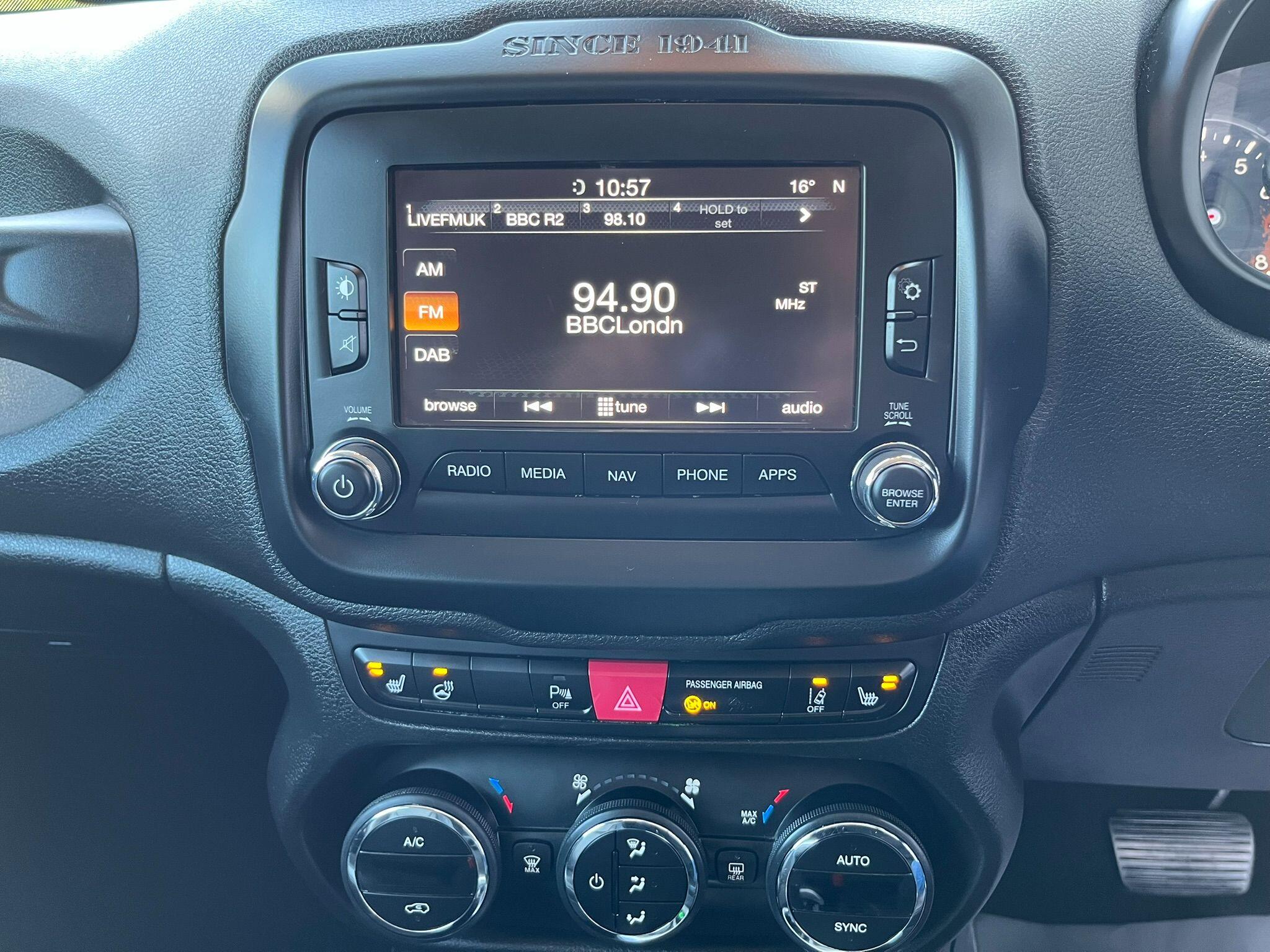 Jeep Renegade view 21