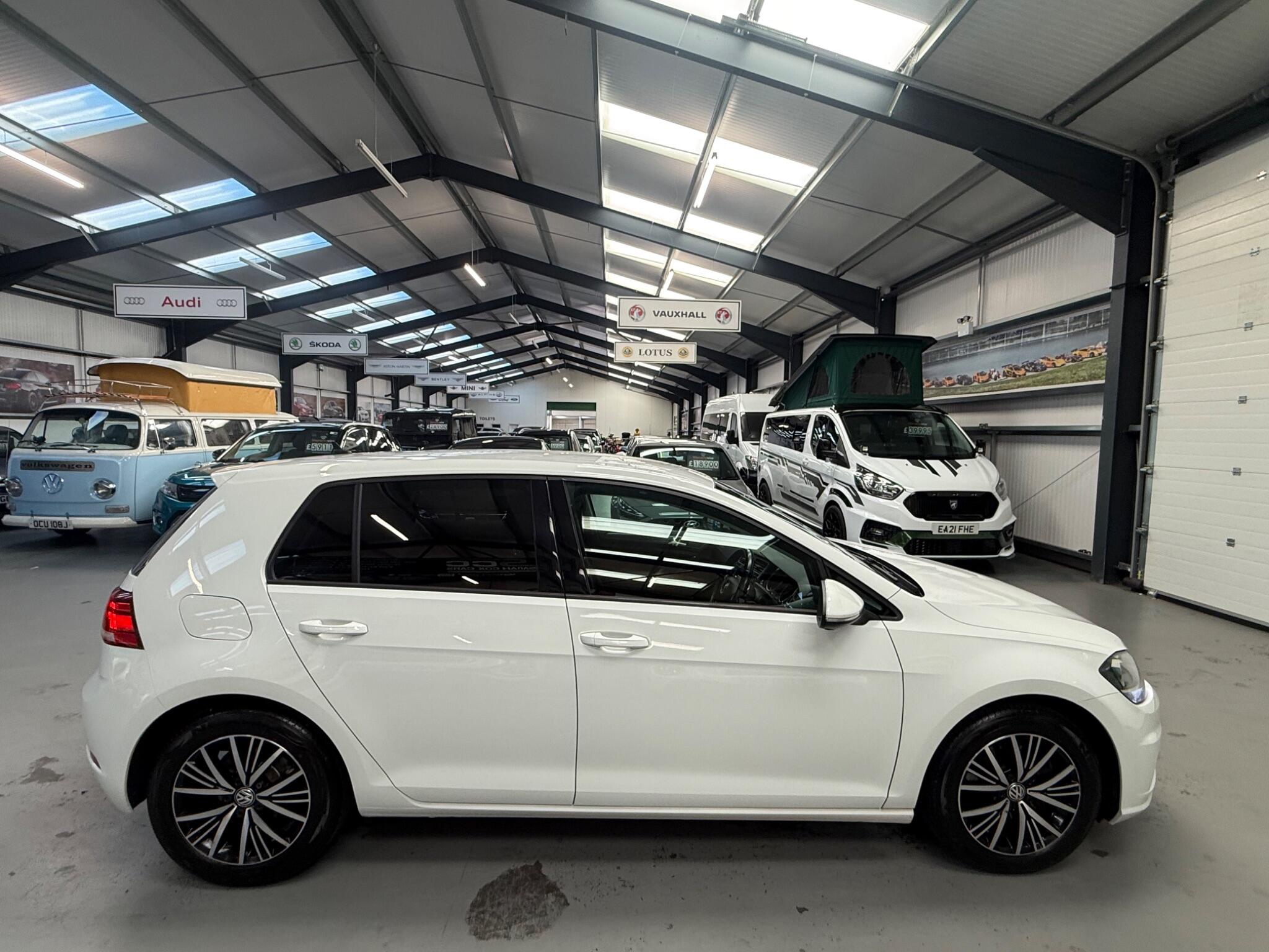 Volkswagen Golf view 32