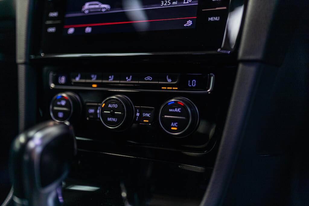 Volkswagen Golf view 28